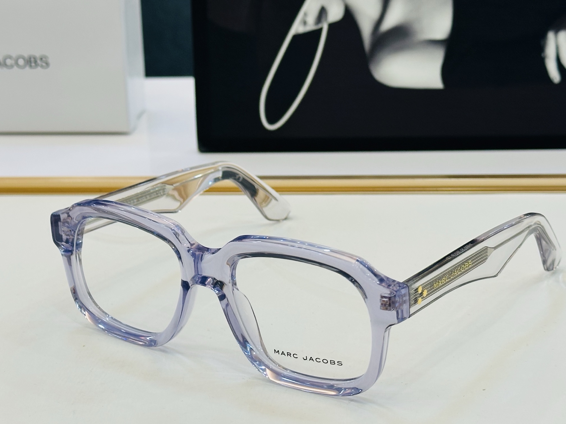 Marc jacobs 马杰家 MJ893 Size：55口19-145 采用今年流行的板材 Z完美设计