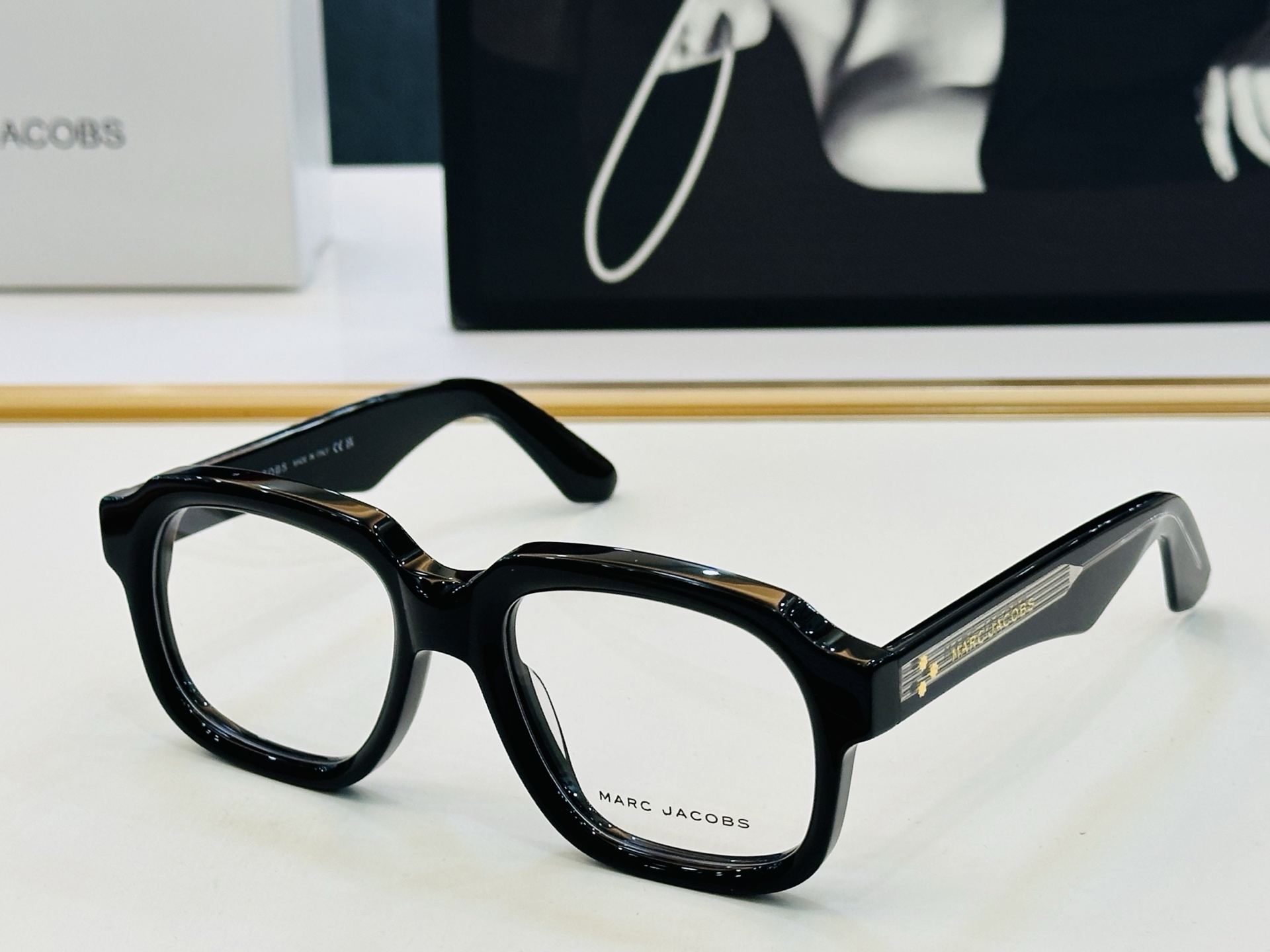 Marc jacobs 马杰家 MJ893 Size：55口19-145 采用今年流行的板材 Z完美设计