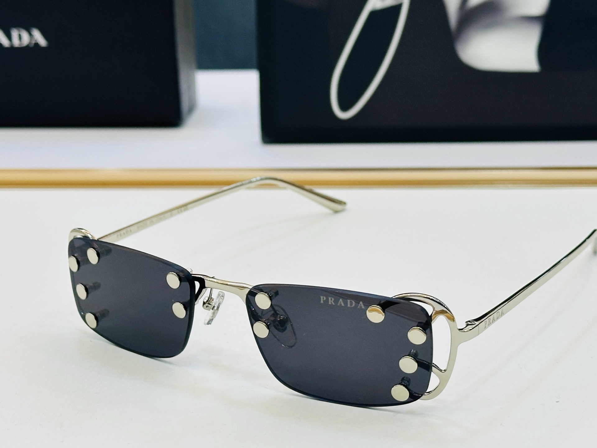 🔺PRAD*🔻普家 PR1888S Size：55口18-145 眼镜系列堪称精湛制作 👍Y太阳镜