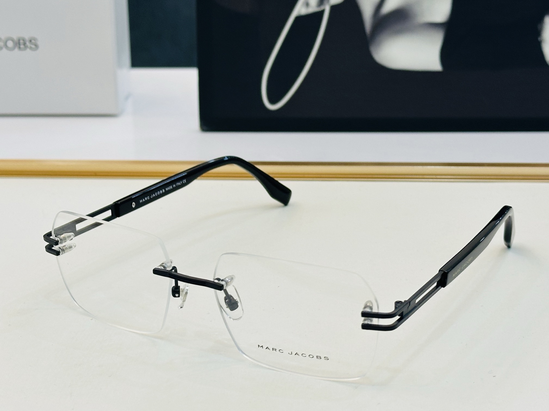 Marc jacobs 马杰家 MARC750 Size：58口17-145 采用今年流行的板材 L完美