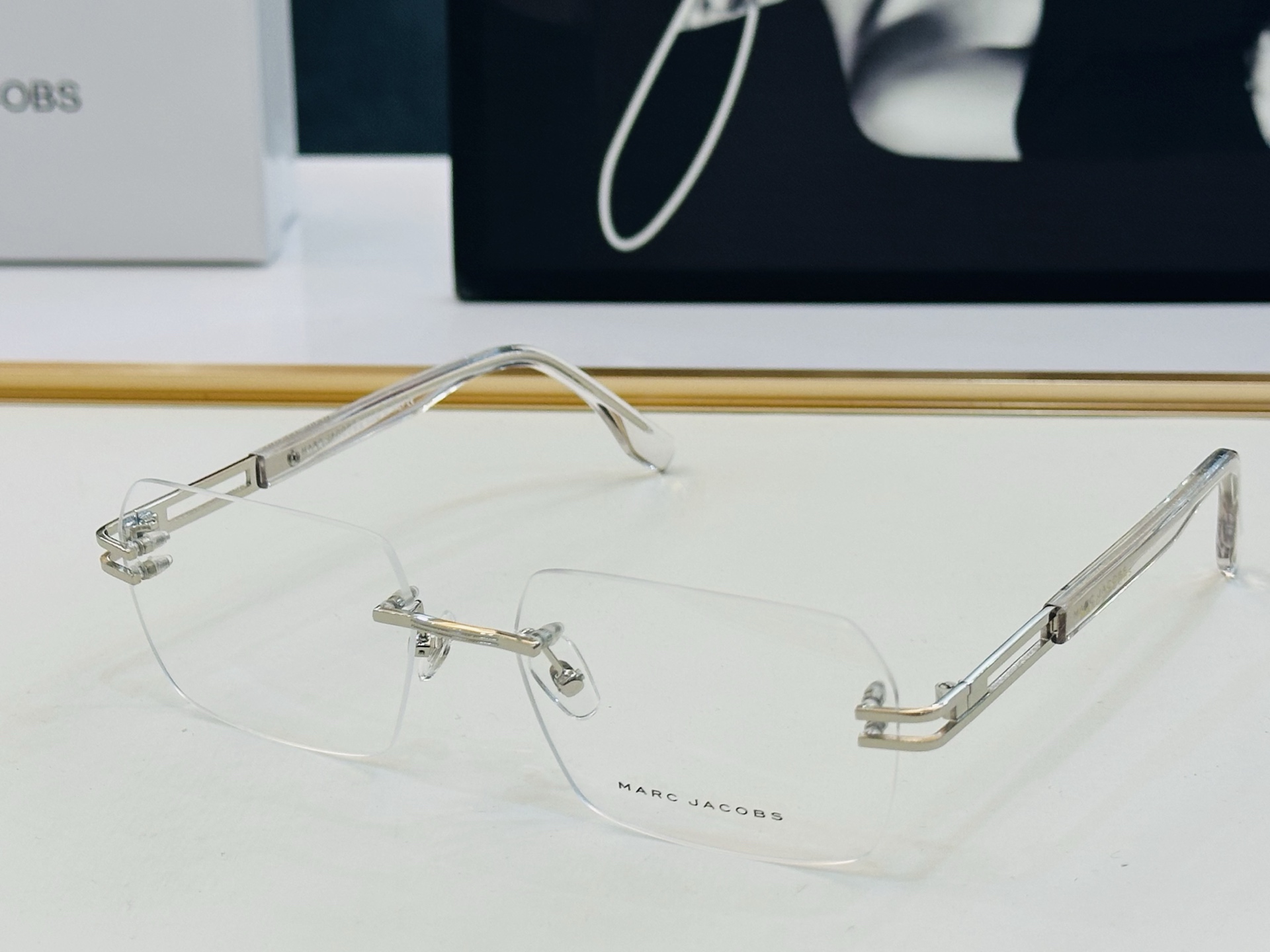 Marc jacobs 马杰家 MARC750 Size：58口17-145 采用今年流行的板材 L完美