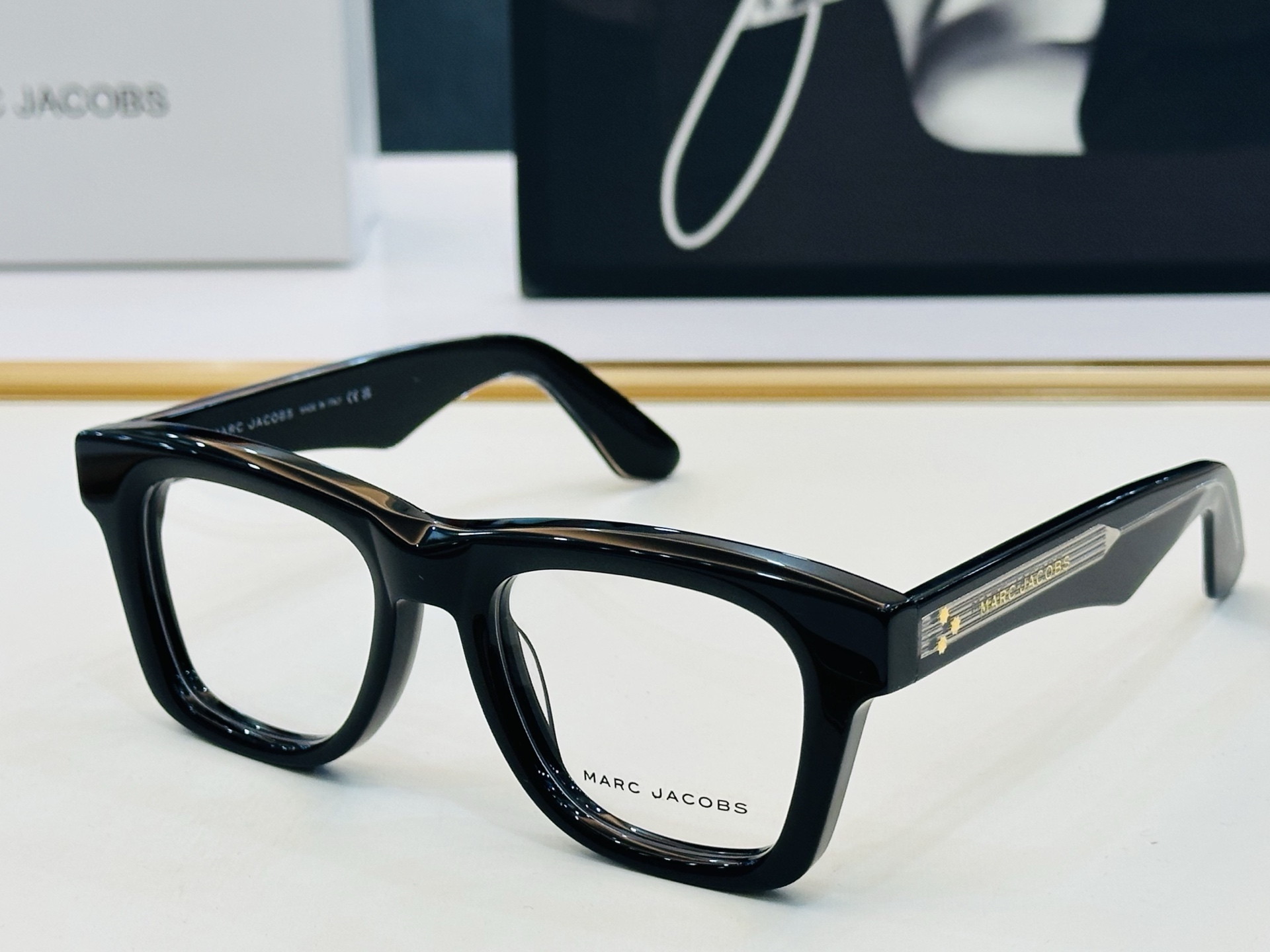 Marc jacobs 马杰家 MJ895 Size：54口20-145 采用今年流行的板材 Z完美设计