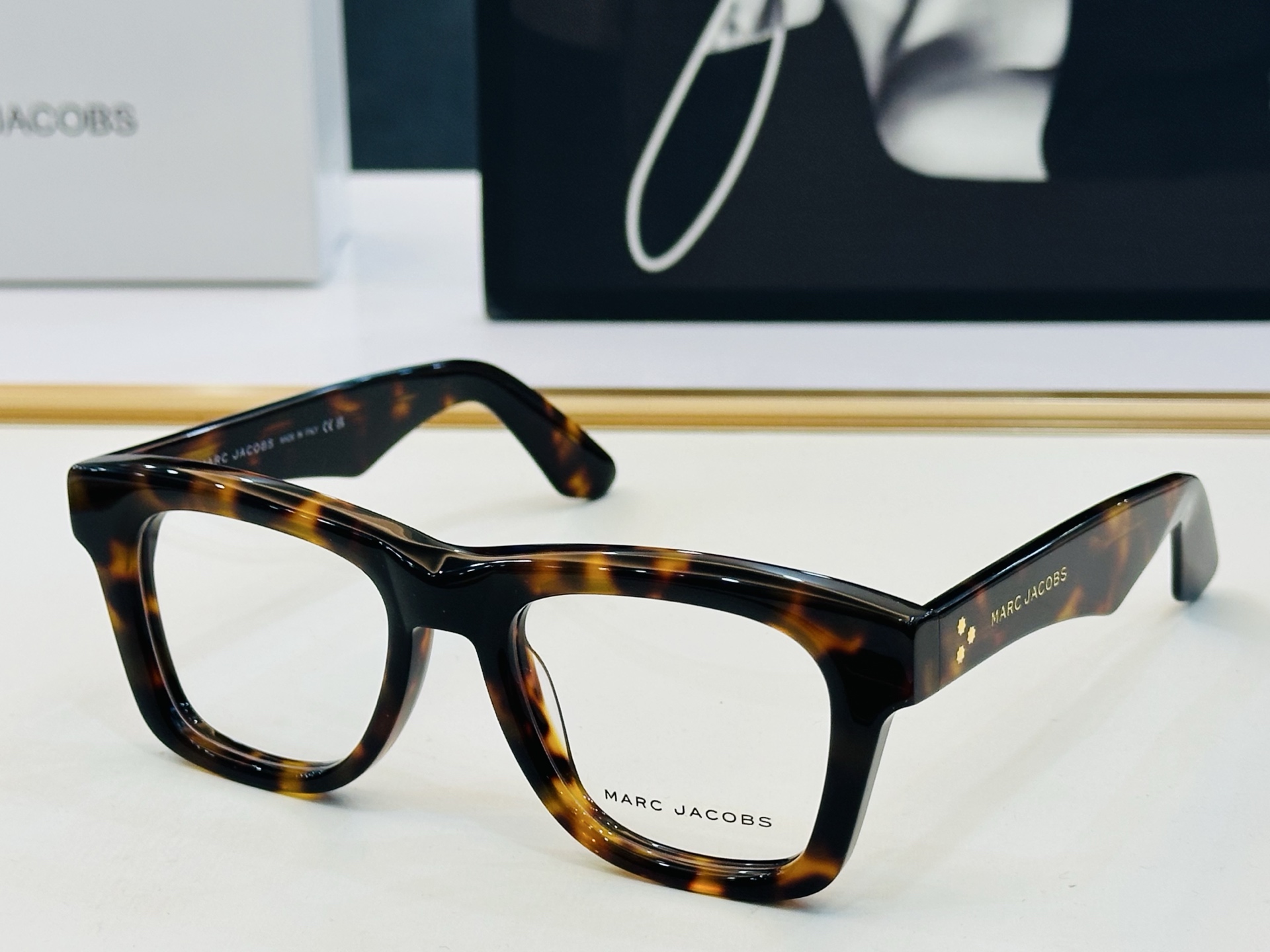 Marc jacobs 马杰家 MJ895 Size：54口20-145 采用今年流行的板材 Z完美设计