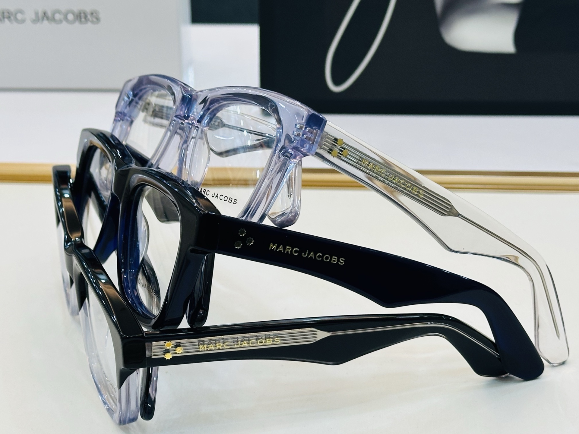 Marc jacobs 马杰家 MJ895 Size：54口20-145 采用今年流行的板材 Z完美设计