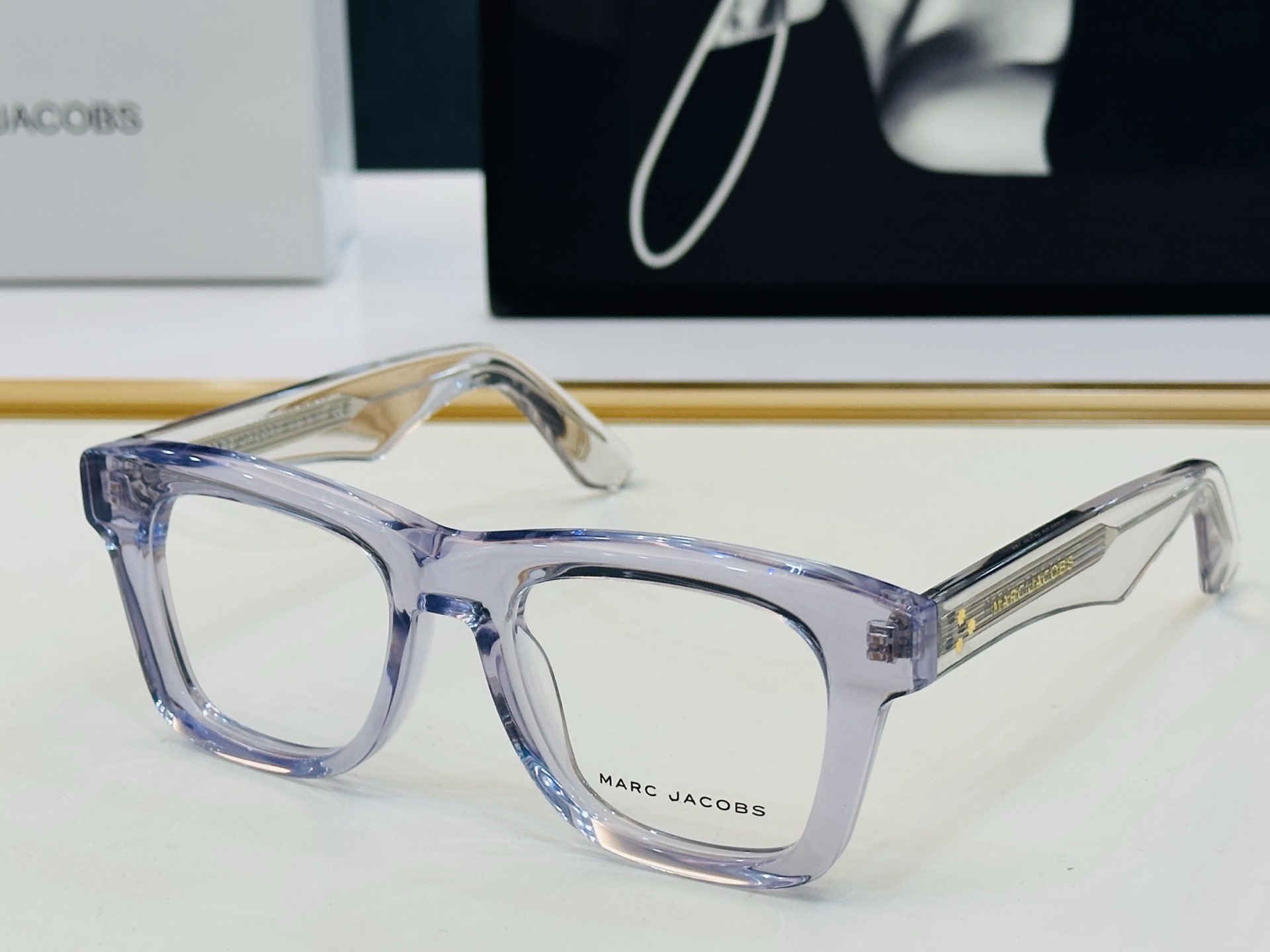 Marc jacobs 马杰家 MJ895 Size：54口20-145 采用今年流行的板材 Z完美设计