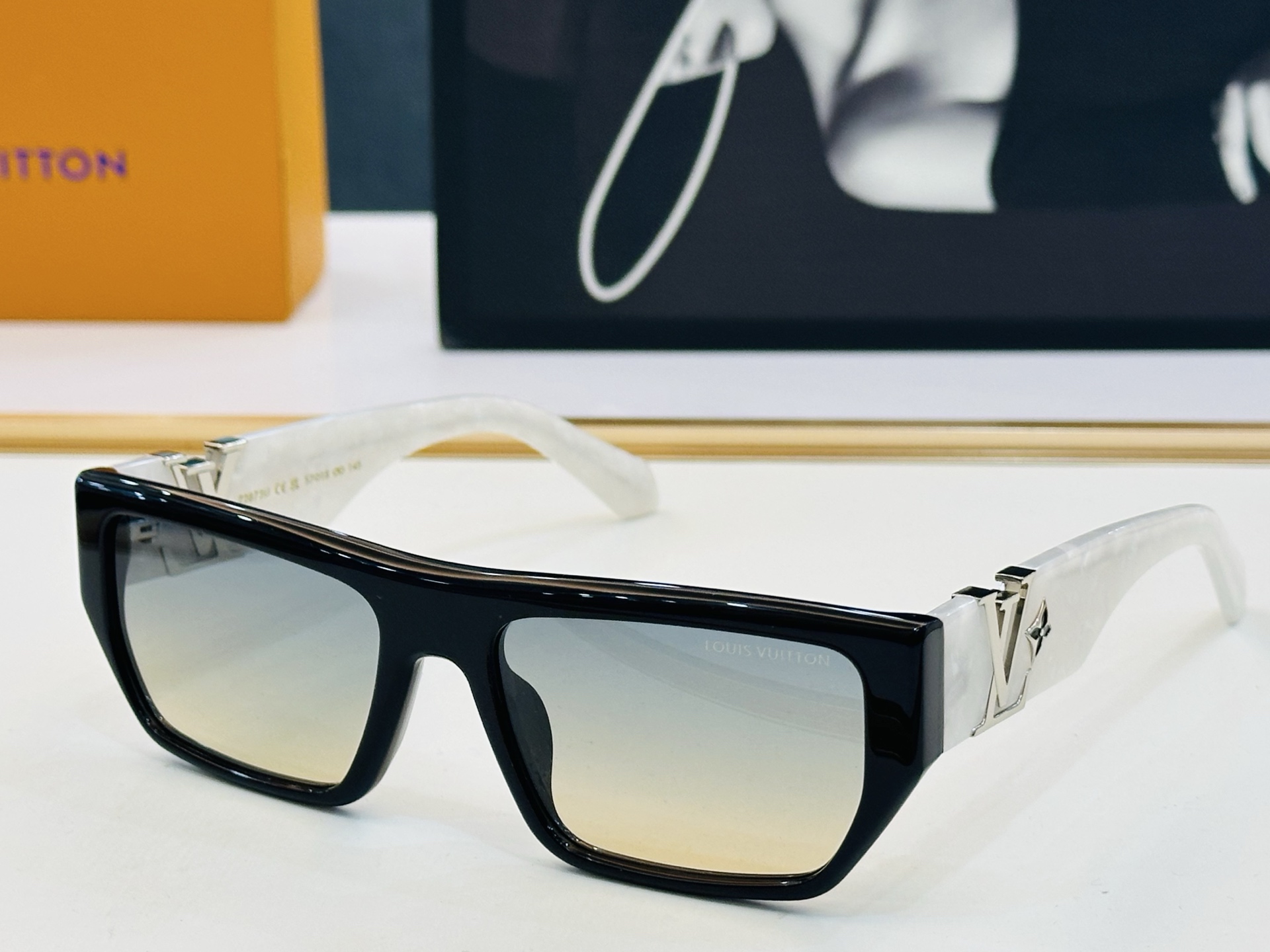 路易家 LOUIS *VUITON 原单高品质 Z2873U Size：57口18-145 皆属上品 F