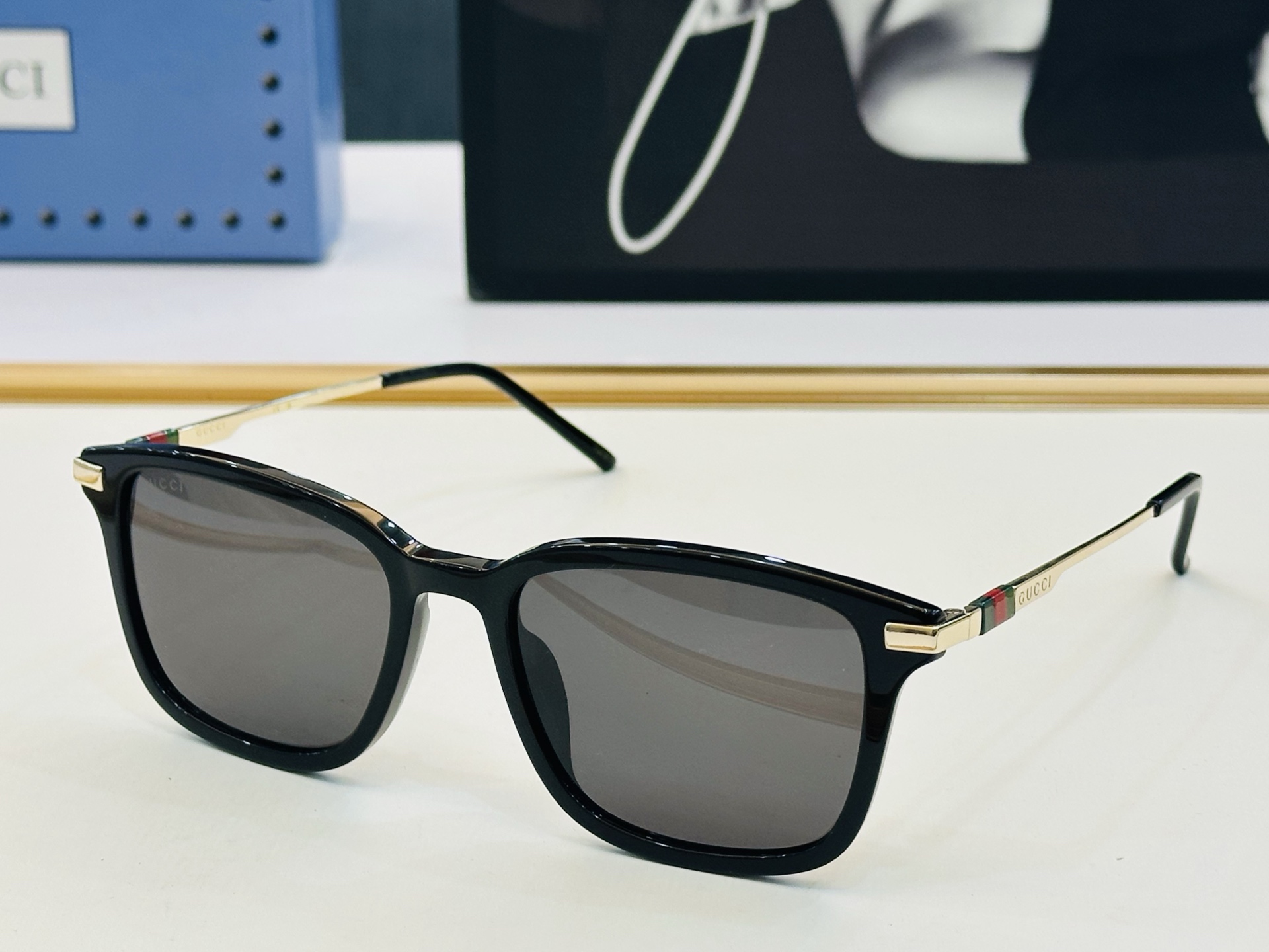 GUCC* 古家 GG2246SK 🐝🐝系列 Size：55口19-145 🍁🍁 W超绝品质 。