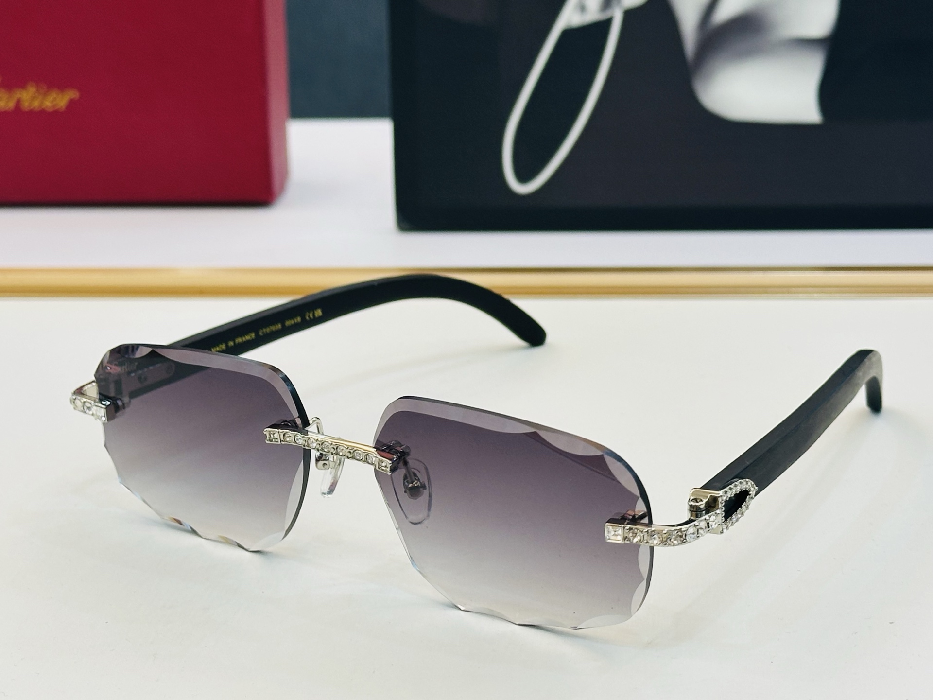 Cartie* 卡家 CT0703S 太阳镜 Size：59口17-140 工艺精湛气质十足！X男女同款