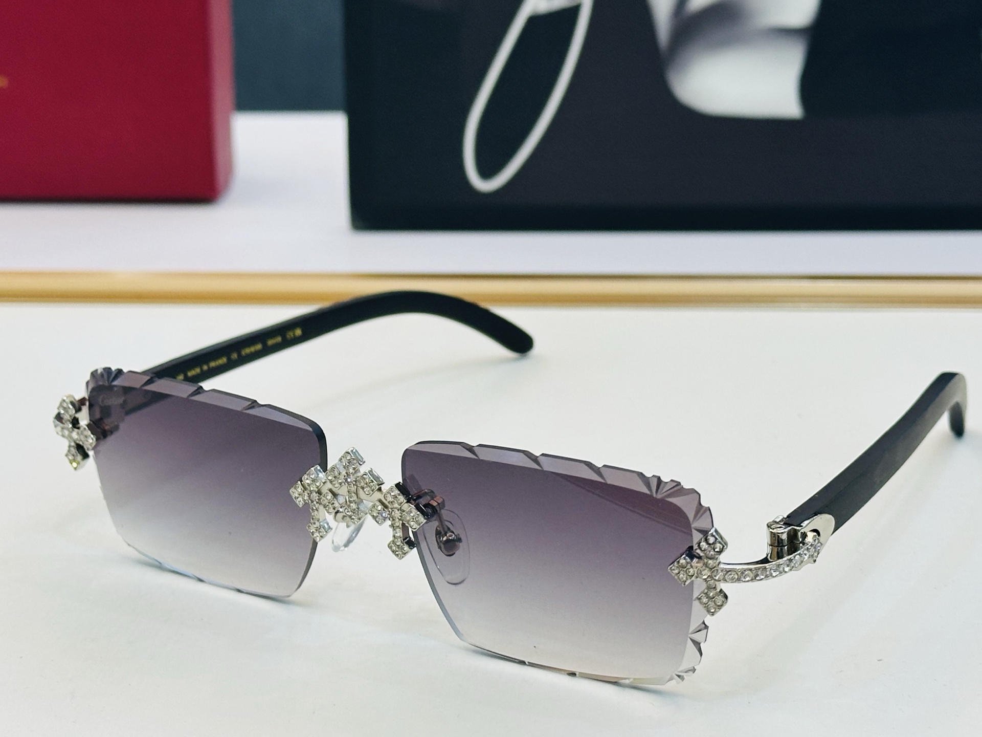 Cartie* 卡家 CT01610O 太阳镜 Size：57口17-142 工艺精湛气质十足！X男女同