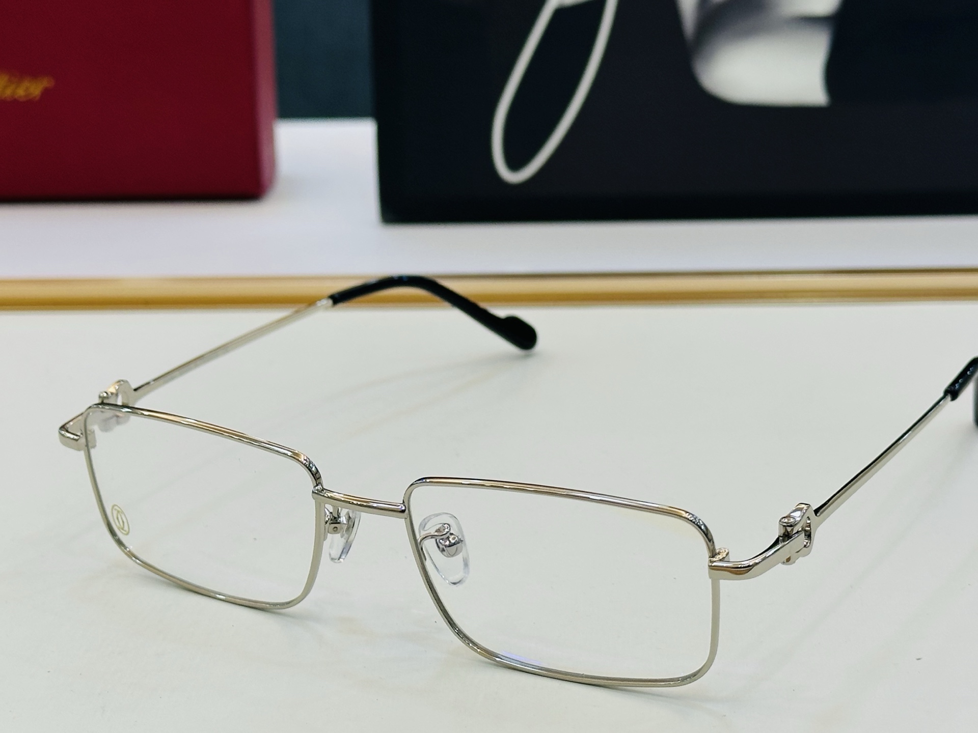 Cartier-卡家 ✨CT03010 Size：55口18-145 不挑脸型 简约大气 时尚休闲 👌👃