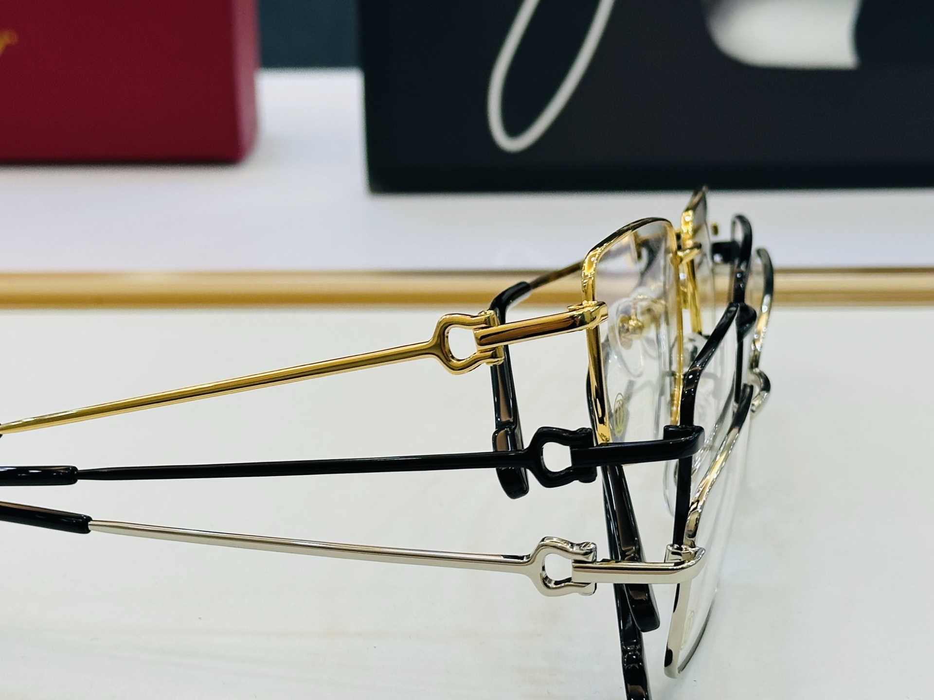 Cartier-卡家 ✨CT03010 Size：55口18-145 不挑脸型 简约大气 时尚休闲 👌👃