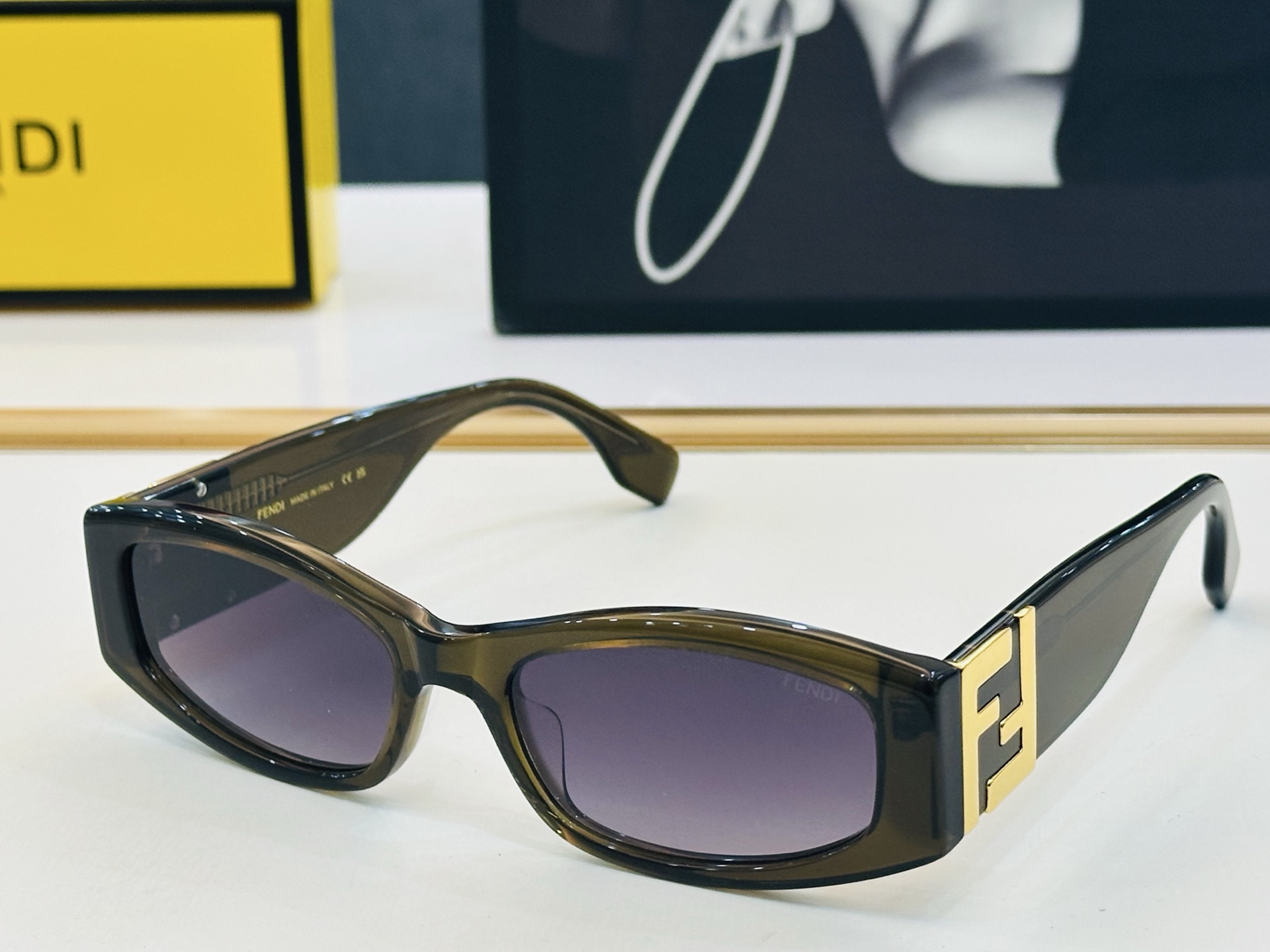 FEND* 芬家 FOL139 Size：56口19-140 👍👍标新立异 👄👄C适合各种脸型