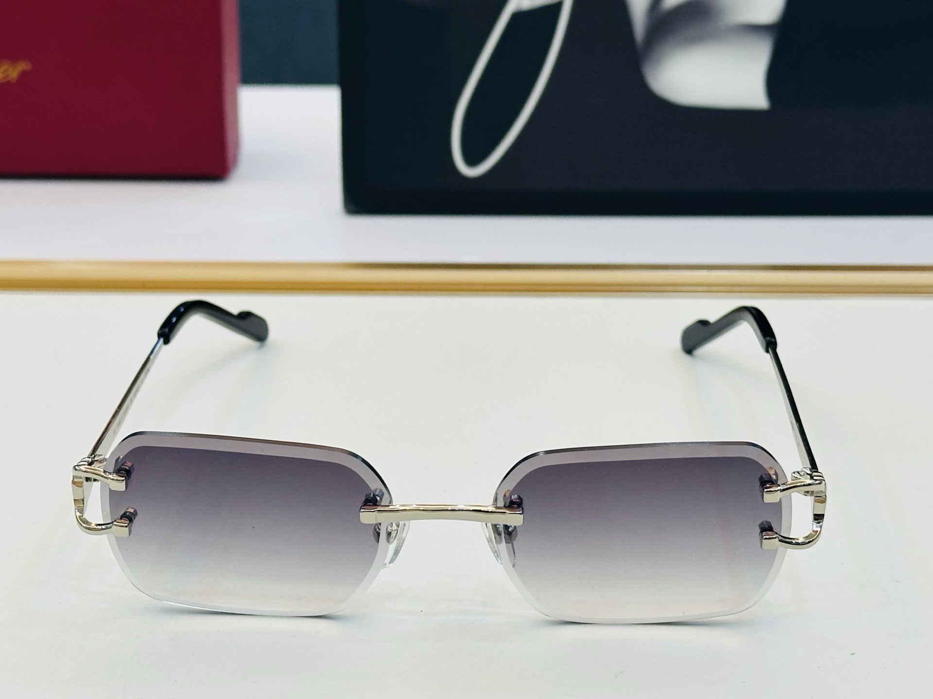 Cartie* 卡家 CT02027O 太阳镜 Size：57口19-142 工艺精湛气质十足！bm男女