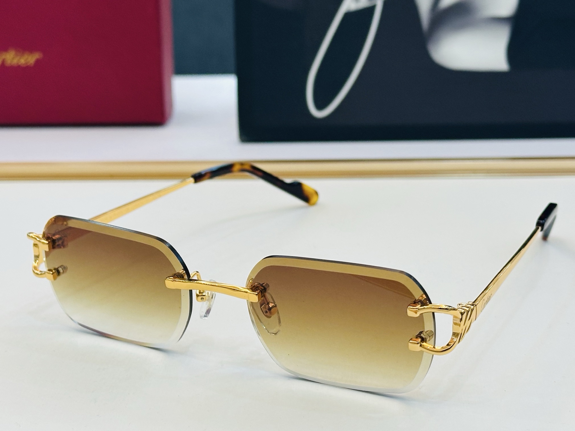 Cartie* 卡家 CT02027O 太阳镜 Size：57口19-142 工艺精湛气质十足！bm男女