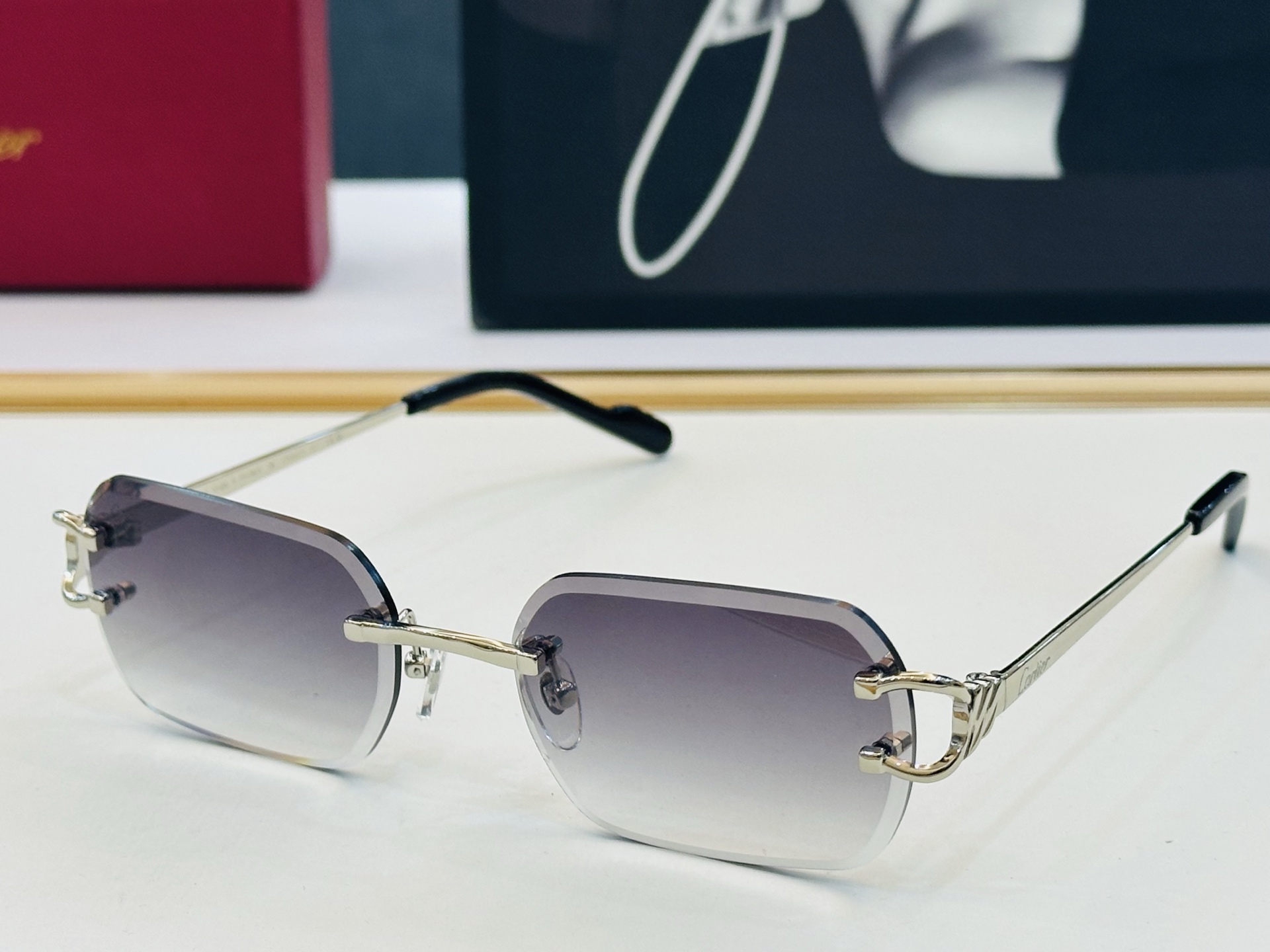 Cartie* 卡家 CT02027O 太阳镜 Size：57口19-142 工艺精湛气质十足！bm男女