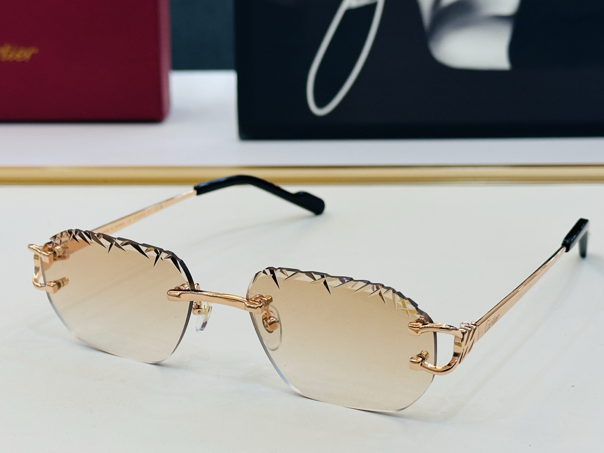 Cartie* 卡家 CT02029O 太阳镜 Size：57口17-142 工艺精湛气质十足！bm男女