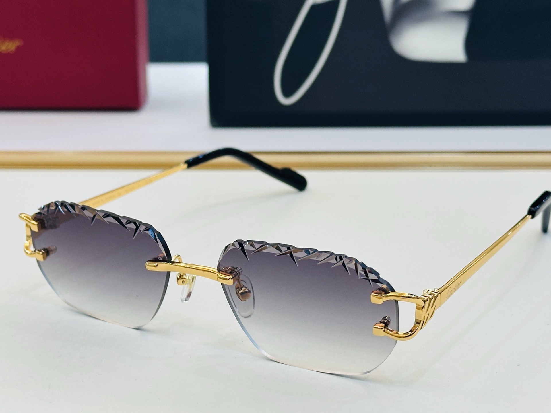 Cartie* 卡家 CT02029O 太阳镜 Size：57口17-142 工艺精湛气质十足！bm男女