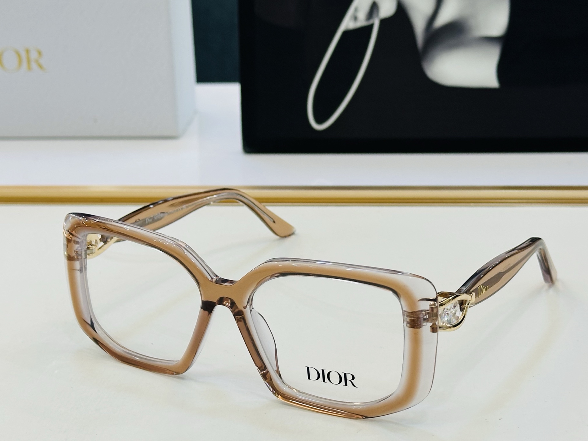 推荐 Dio* 迪家 CD5579 Size：54口17-145 时尚达人超爱💞 H时尚百搭 配光架