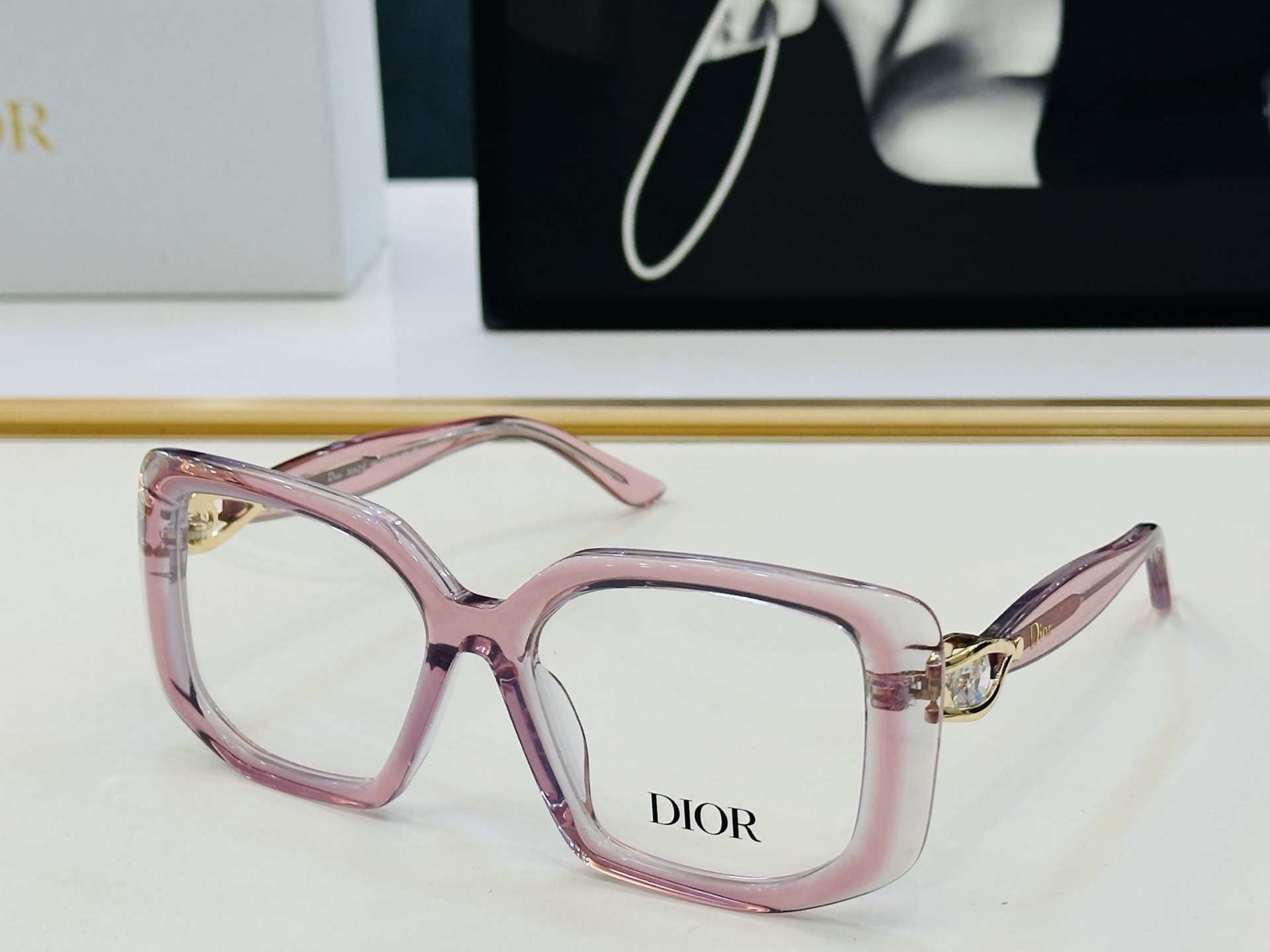 推荐 Dio* 迪家 CD5579 Size：54口17-145 时尚达人超爱💞 H时尚百搭 配光架