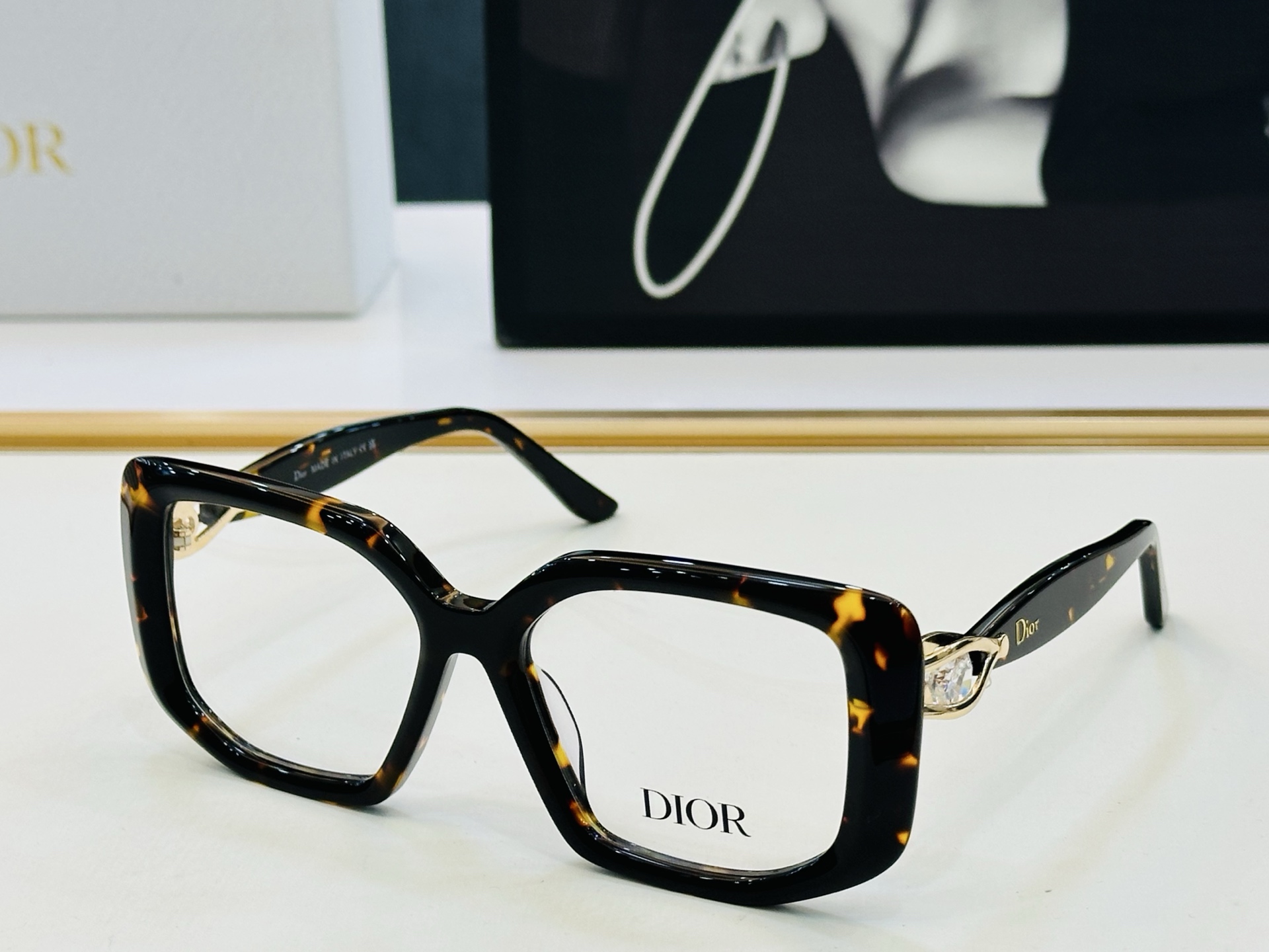 推荐 Dio* 迪家 CD5579 Size：54口17-145 时尚达人超爱💞 H时尚百搭 配光架