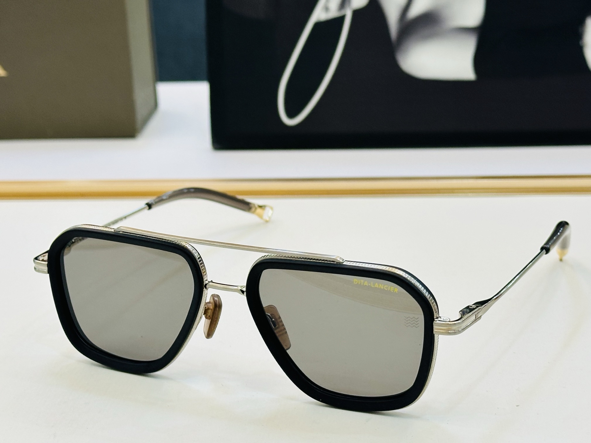 官网款 DlT* 迪塔 DLS433 Size：53口20-142 意大利最新原单货 [得意][得意]男