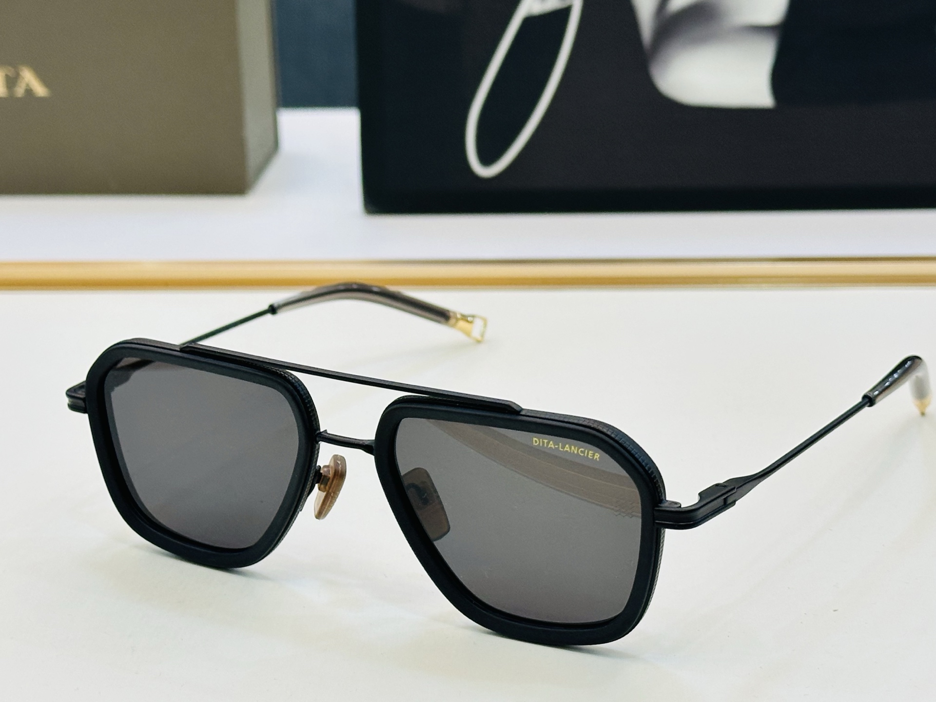 官网款 DlT* 迪塔 DLS433 Size：53口20-142 意大利最新原单货 [得意][得意]男