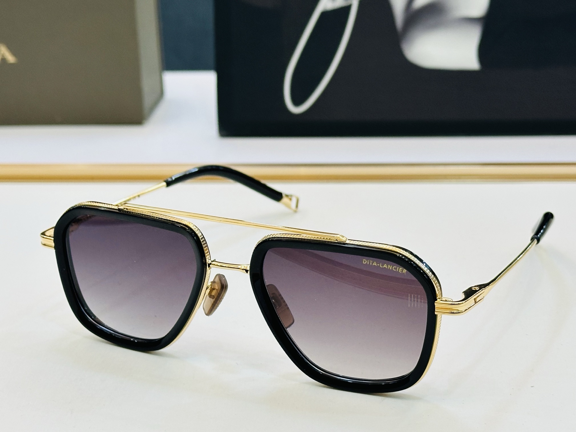 官网款 DlT* 迪塔 DLS433 Size：53口20-142 意大利最新原单货 [得意][得意]男