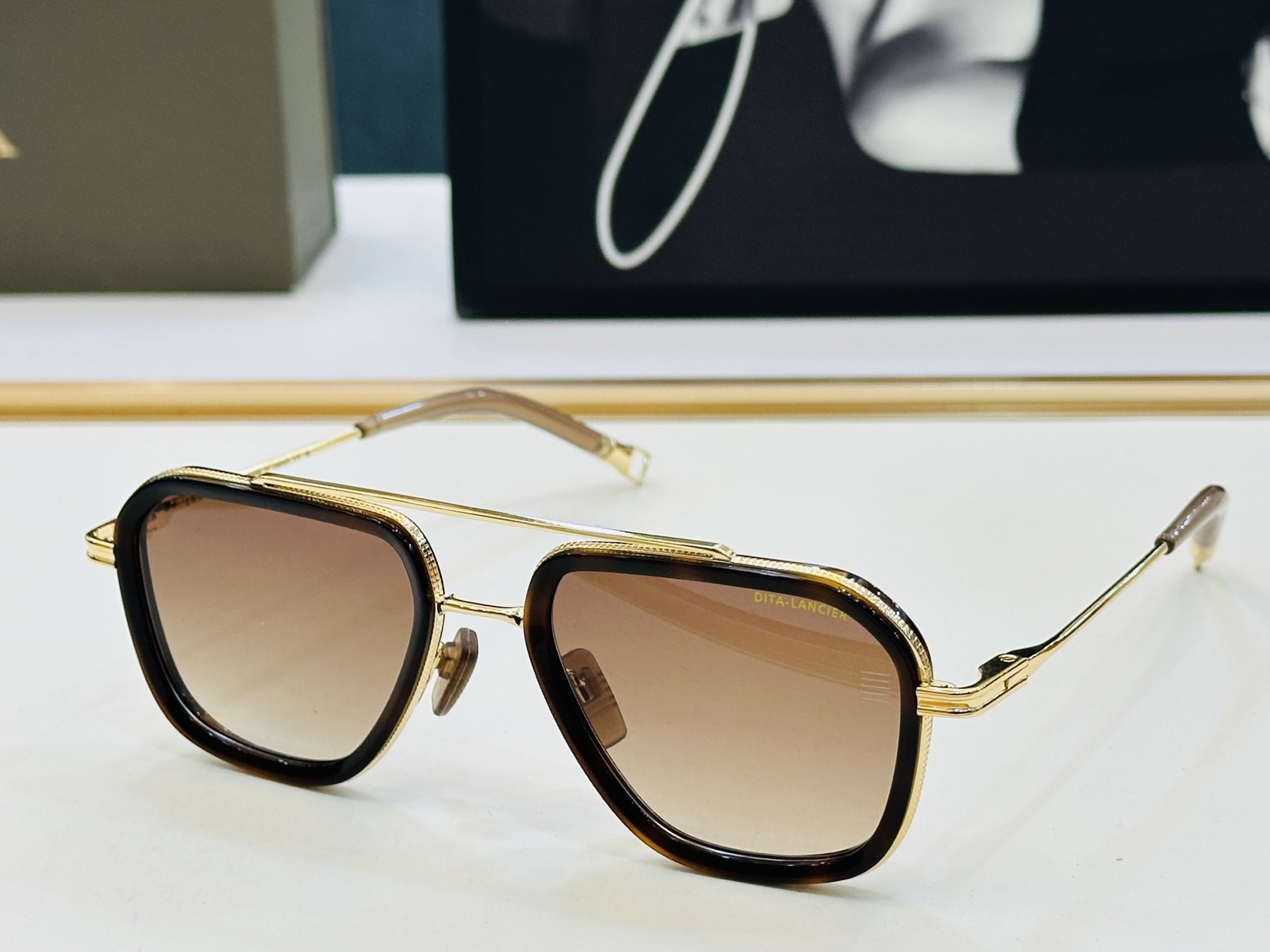 官网款 DlT* 迪塔 DLS433 Size：53口20-142 意大利最新原单货 [得意][得意]男