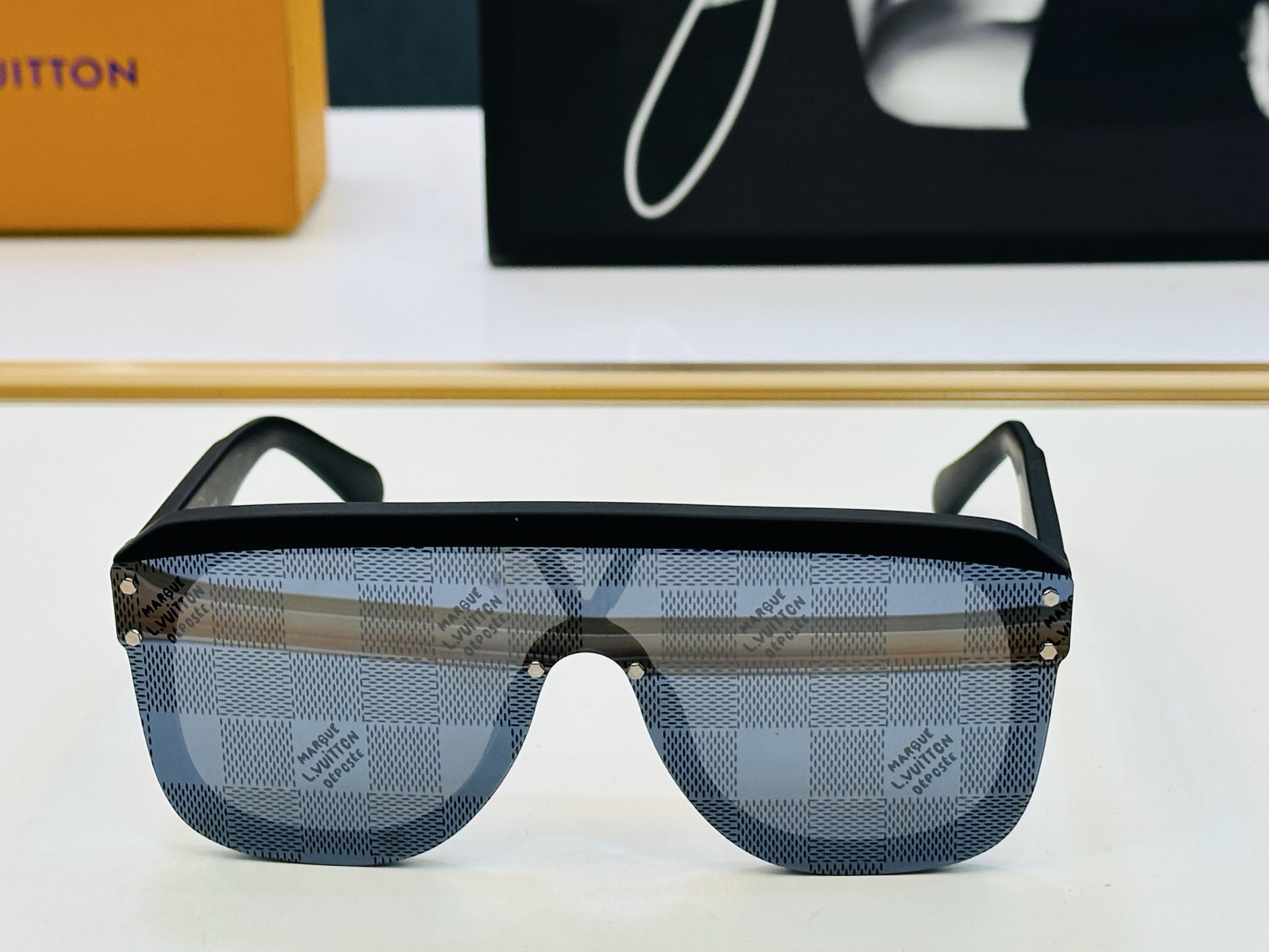 路易家 LOUIS *VUITON 原单高品质 Model: Z2878U 高端货 Size：145口1