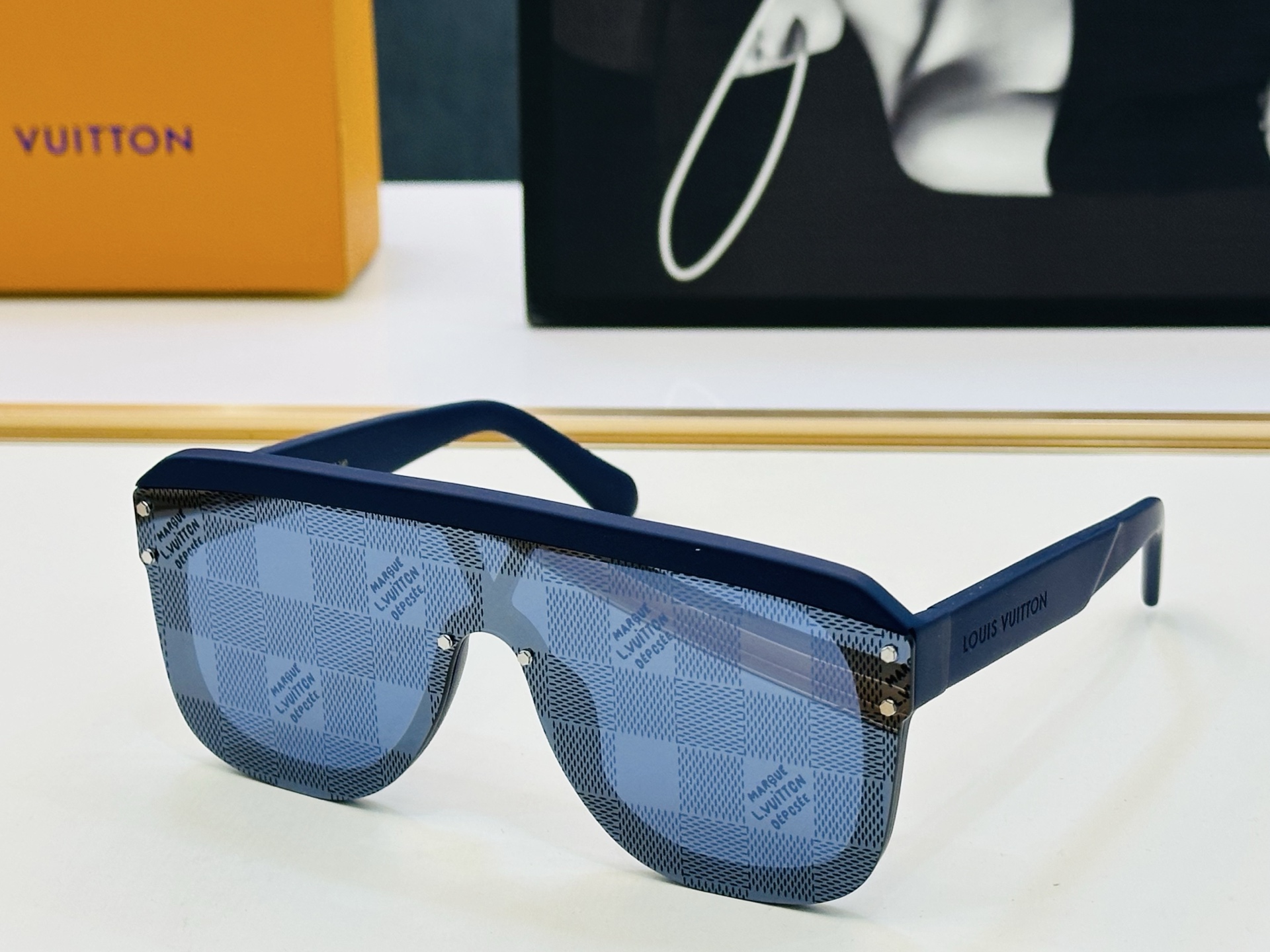 路易家 LOUIS *VUITON 原单高品质 Model: Z2878U 高端货 Size：145口1