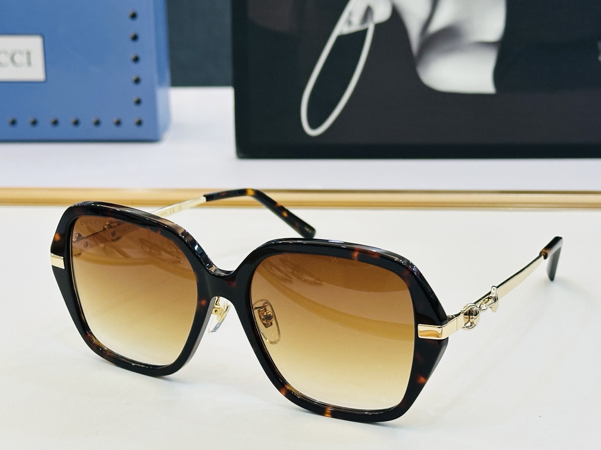 GUCC* 古家 GG2033SA 🐝🐝系列 Size：57口17-145 🍁🍁 W超绝品质 。