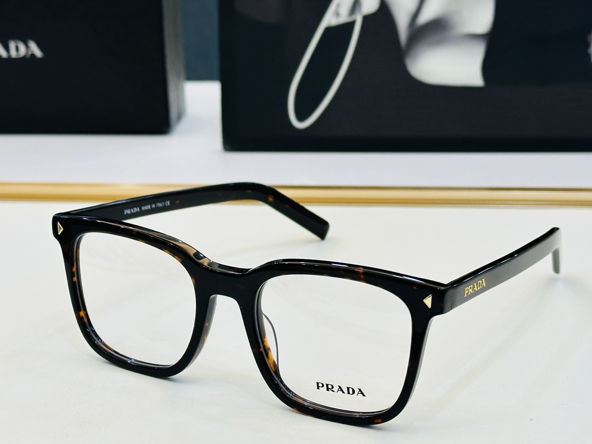 🔺PRAD*🔻普家 PR B11V Size：52口20-145 眼镜系列堪称精湛制作 彰显独特个 L最