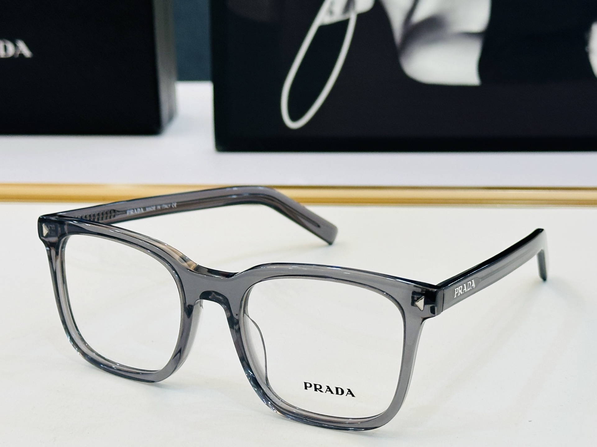 🔺PRAD*🔻普家 PR B11V Size：52口20-145 眼镜系列堪称精湛制作 彰显独特个 L最