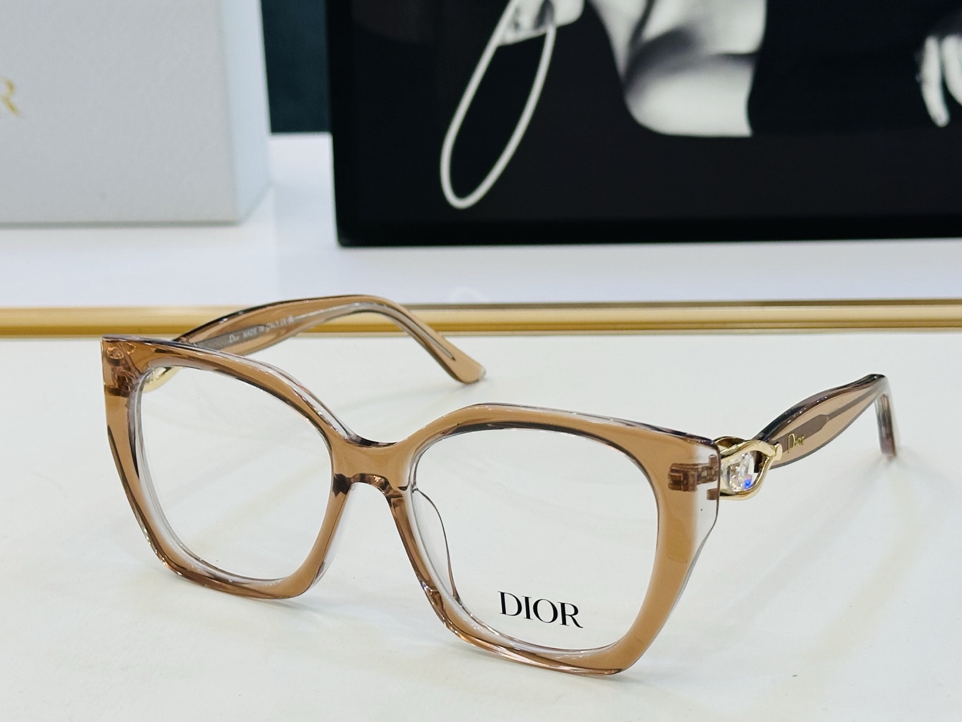 推荐 Dio* 迪家 CD5578 Size：53口17-145 时尚达人超爱💞 H时尚百搭 配光架