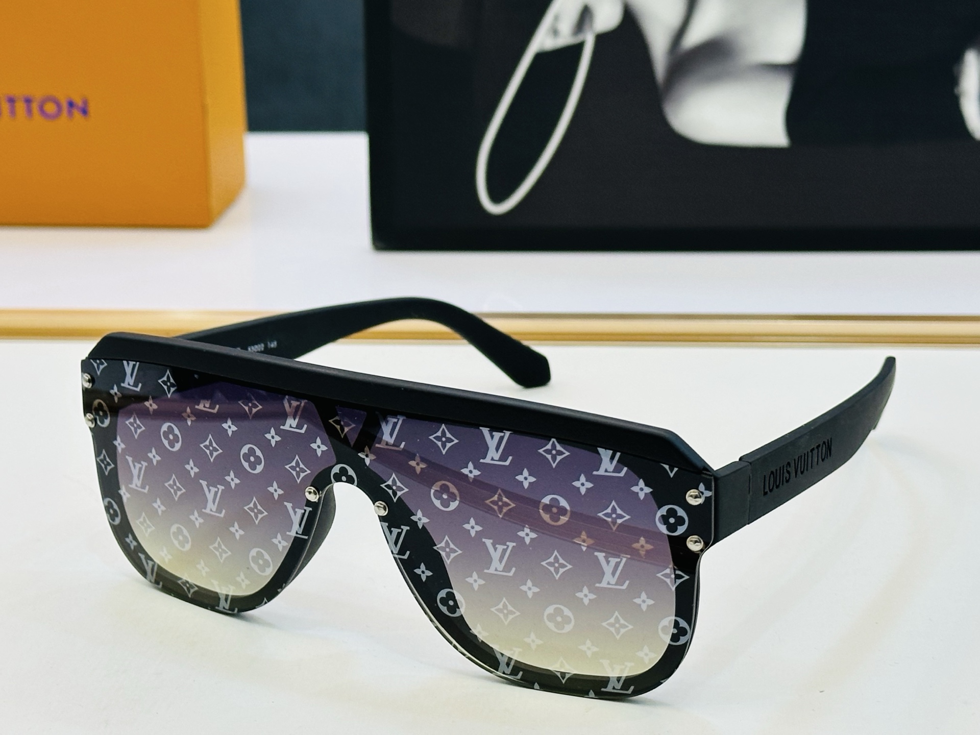 路易家 LOUIS *VUITON 原单高品质 Model: Z2878U 高端货 Size：53口22