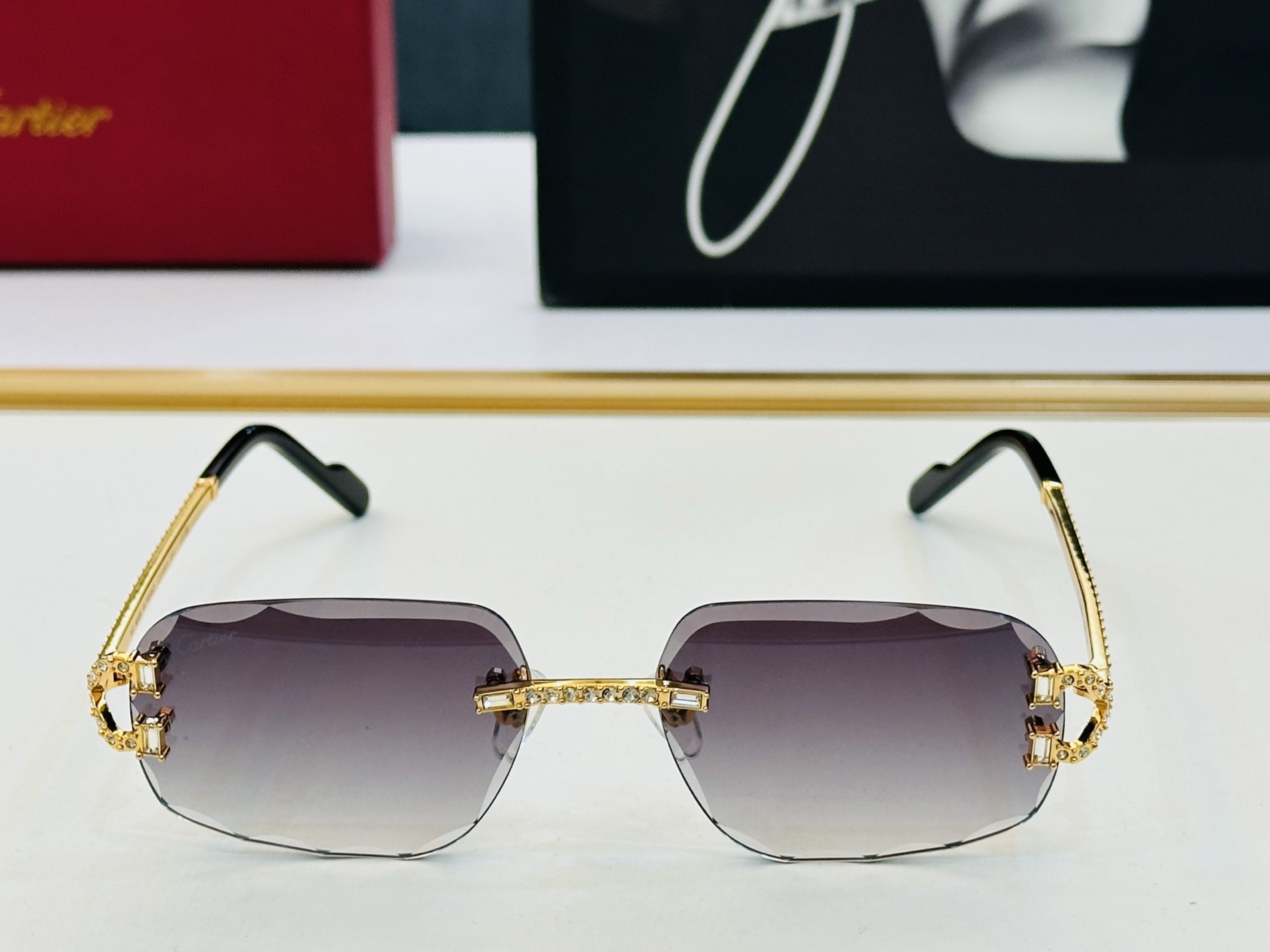 Cartie* 卡家 CT0701S 太阳镜 Size：59口17-142 工艺精湛气质十足！X男女同款