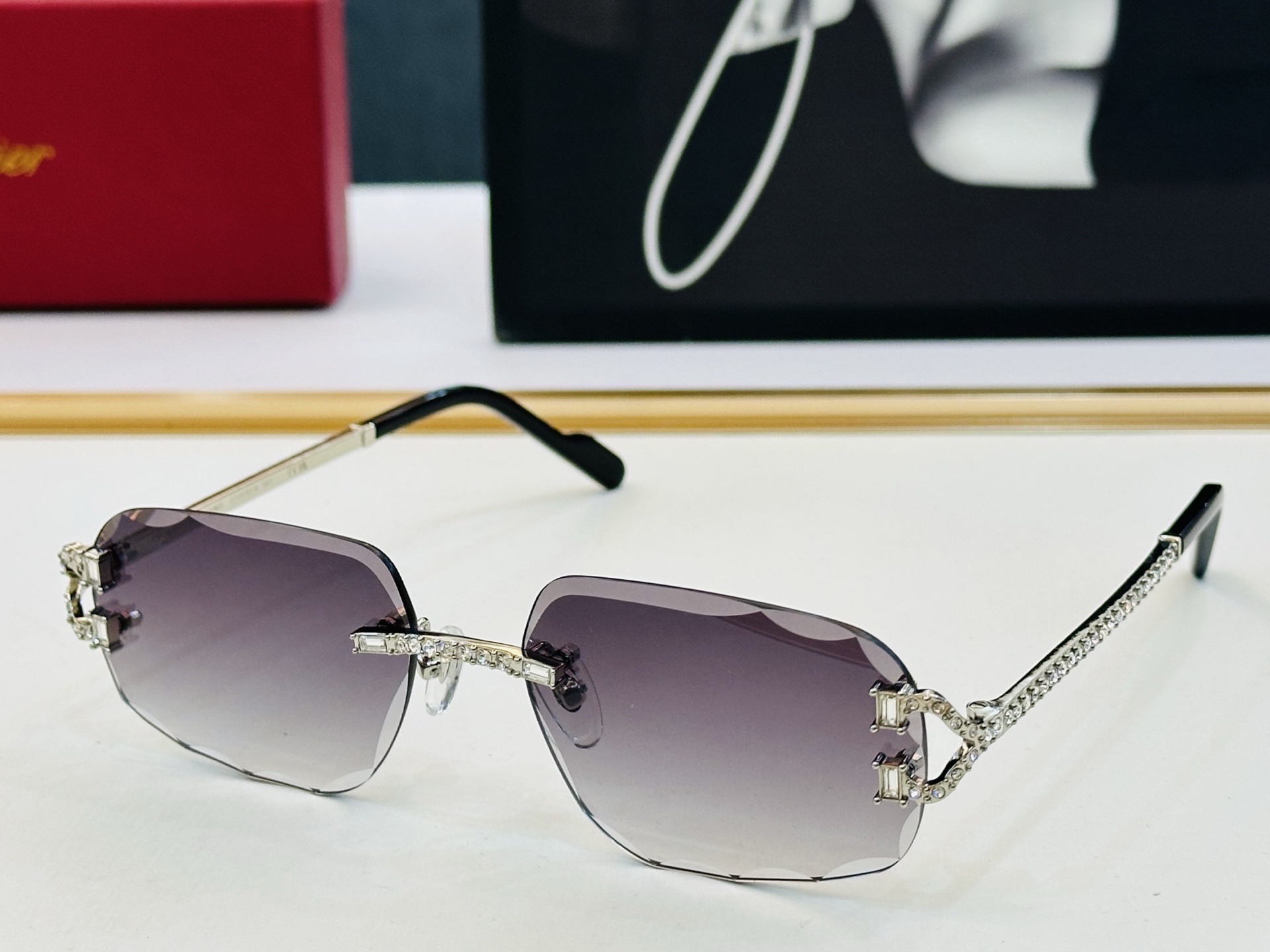 Cartie* 卡家 CT0701S 太阳镜 Size：59口17-142 工艺精湛气质十足！X男女同款