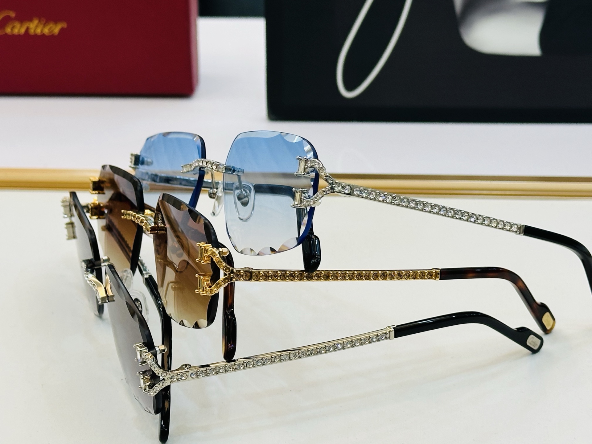 Cartie* 卡家 CT0701S 太阳镜 Size：59口17-142 工艺精湛气质十足！X男女同款