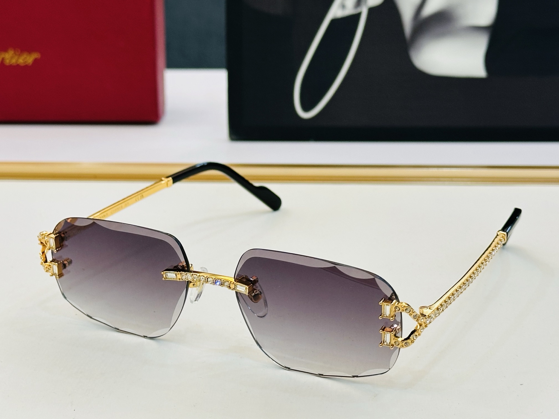 Cartie* 卡家 CT0701S 太阳镜 Size：59口17-142 工艺精湛气质十足！X男女同款