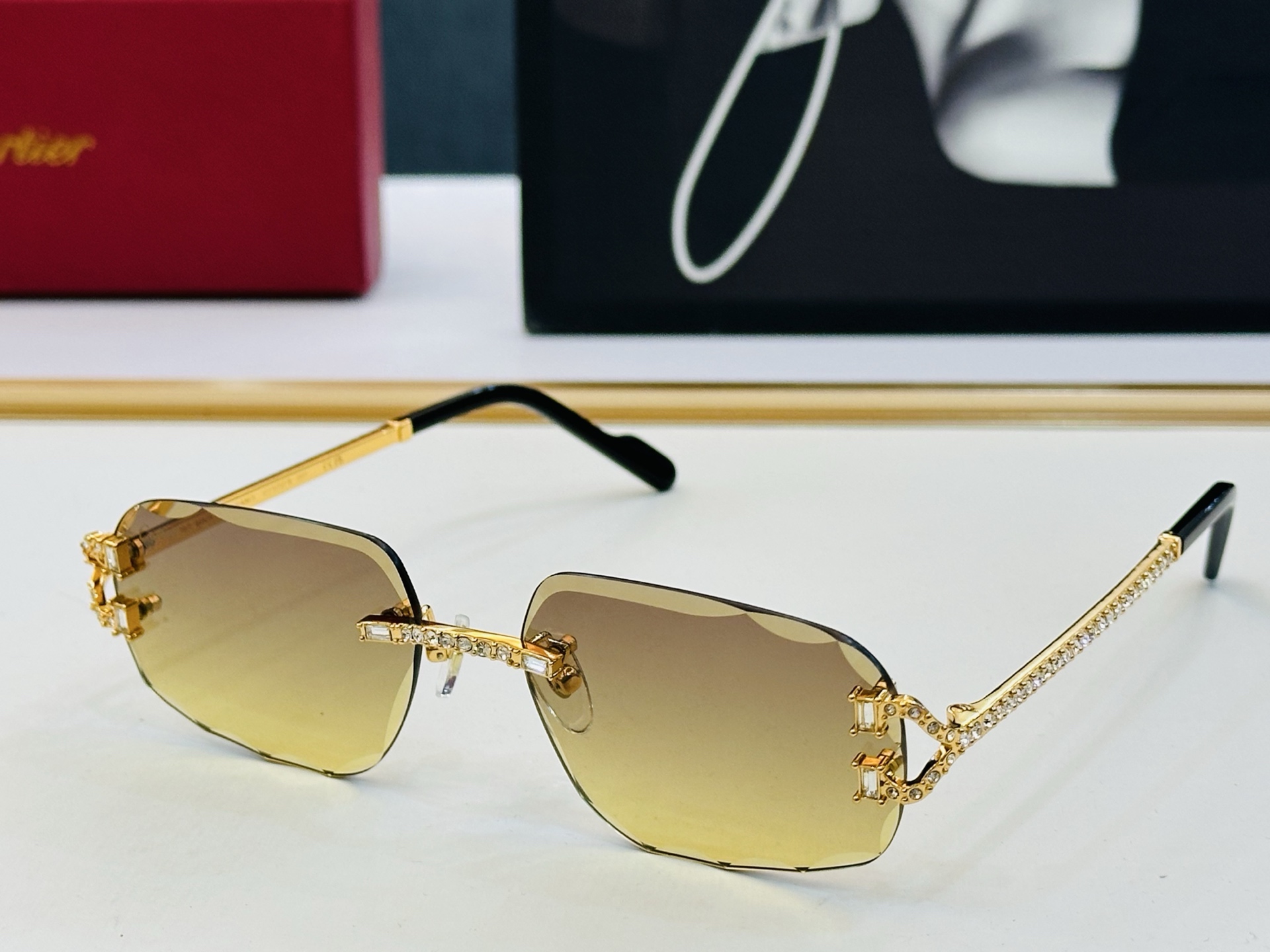 Cartie* 卡家 CT0701S 太阳镜 Size：59口17-142 工艺精湛气质十足！X男女同款