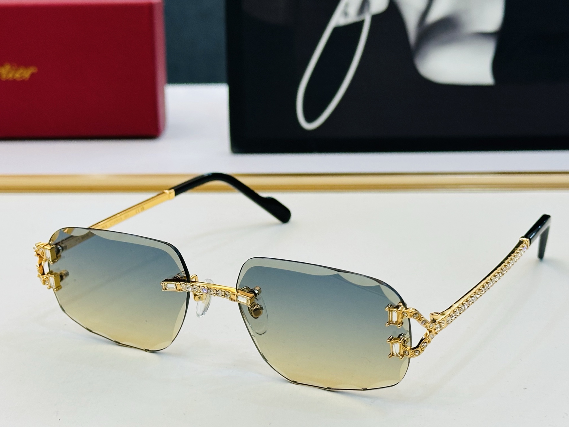 Cartie* 卡家 CT0701S 太阳镜 Size：59口17-142 工艺精湛气质十足！X男女同款