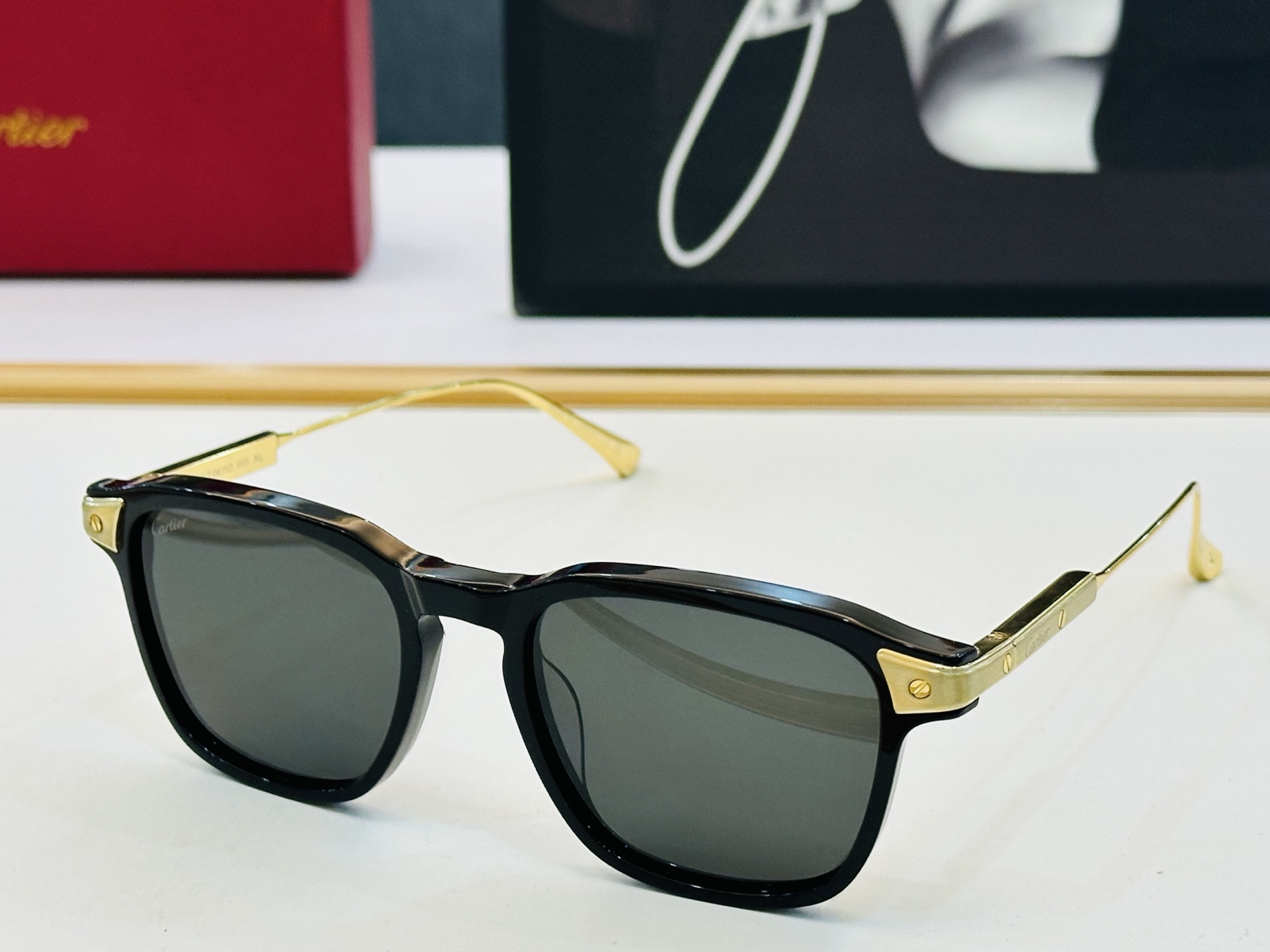 Cartie* 卡家 CT0611O 太阳镜 Size：52口20-145 工艺精湛气质十足！q男女同款