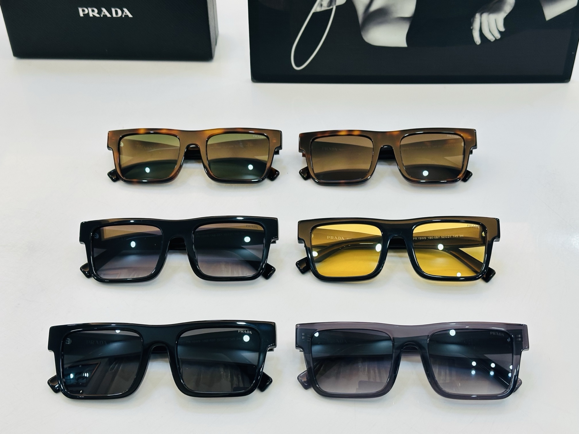 🔺PRAD*🔻普家 PR19WS Size：52口21-145 眼镜系列堪称精湛制作 彰显独特个 L最新