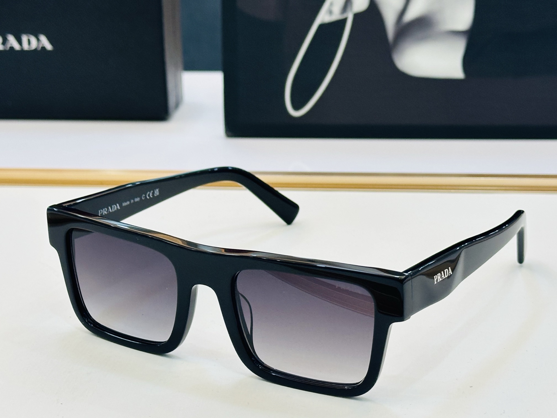 🔺PRAD*🔻普家 PR19WS Size：52口21-145 眼镜系列堪称精湛制作 彰显独特个 L最新