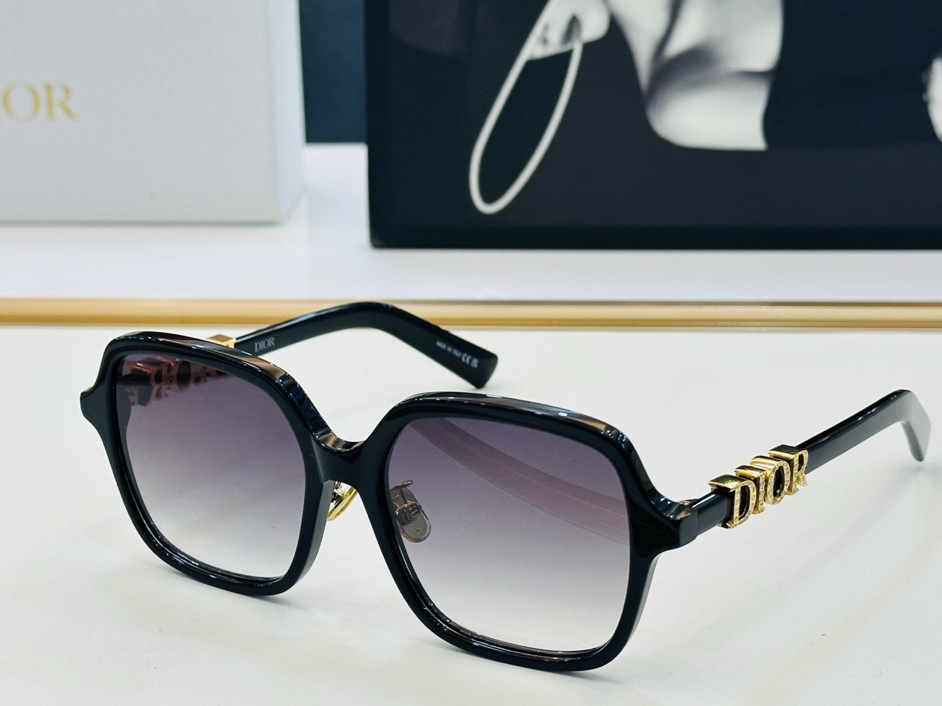 🔻🔻🔻DIO* CDICon S1F 迪家 Size：56口18-145 春夏款墨镜 😎🔆。。搭配镜腿精