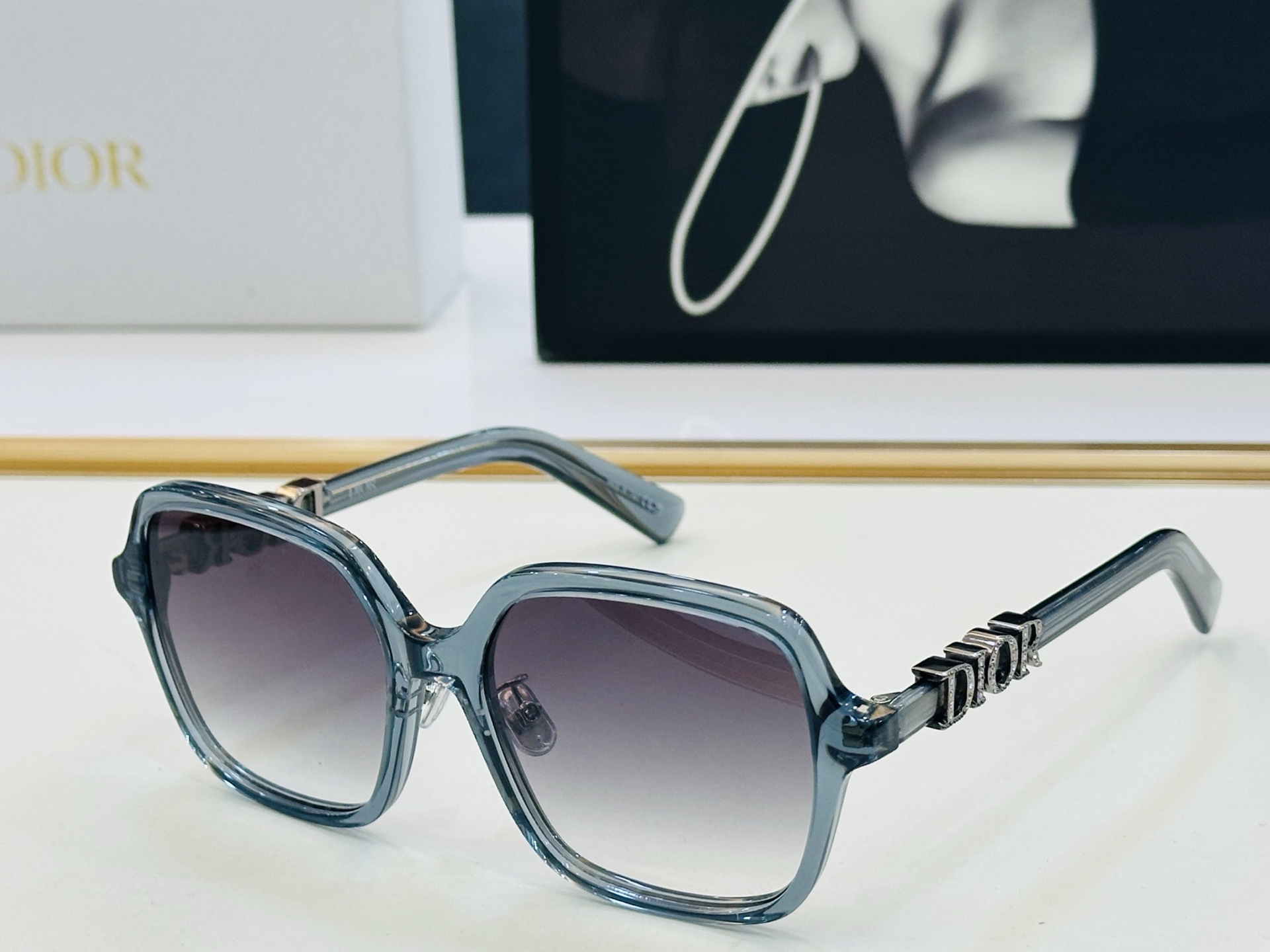 🔻🔻🔻DIO* CDICon S1F 迪家 Size：56口18-145 春夏款墨镜 😎🔆。。搭配镜腿精