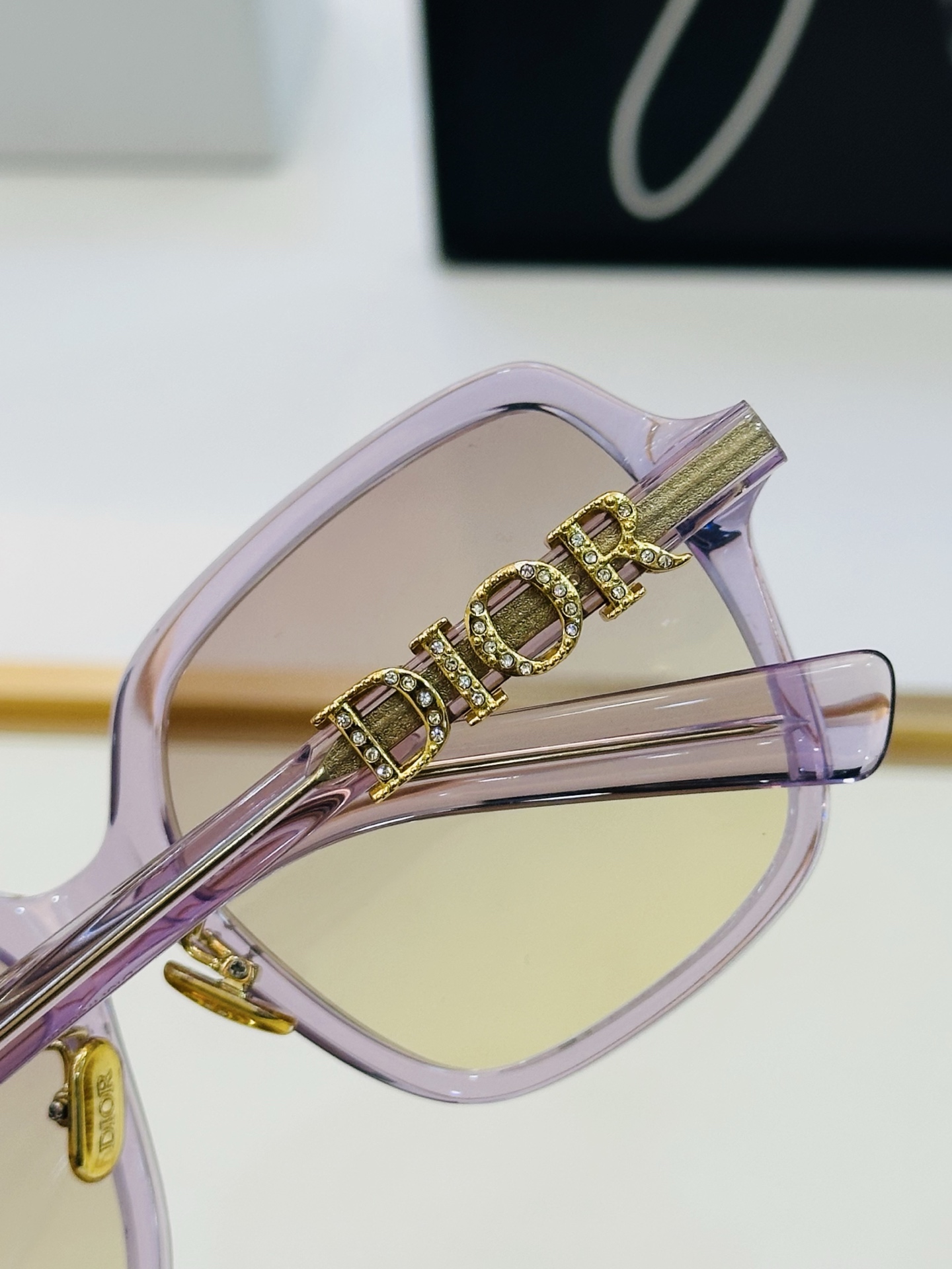 🔻🔻🔻DIO* CDICon S1F 迪家 Size：56口18-145 春夏款墨镜 😎🔆。。搭配镜腿精