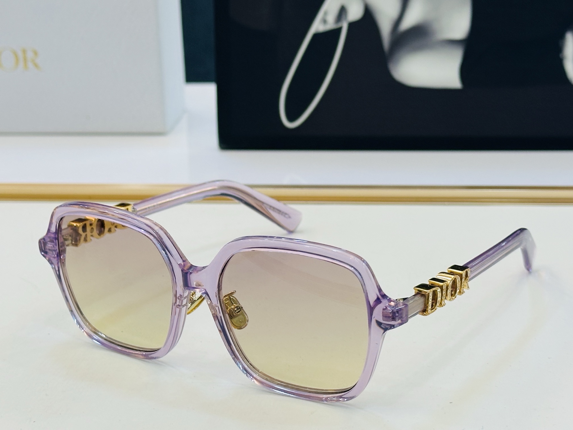 🔻🔻🔻DIO* CDICon S1F 迪家 Size：56口18-145 春夏款墨镜 😎🔆。。搭配镜腿精