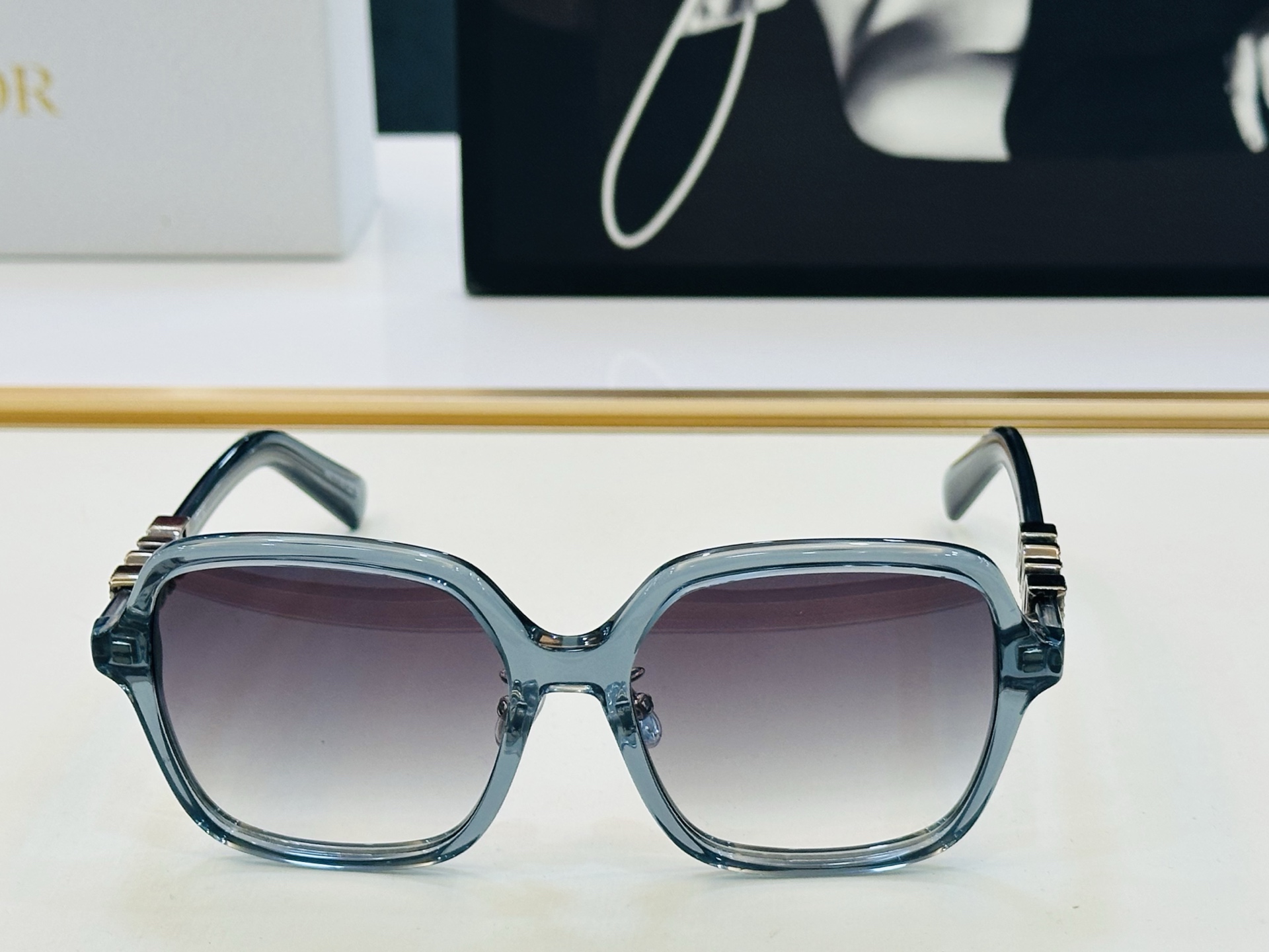 🔻🔻🔻DIO* CDICon S1F 迪家 Size：56口18-145 春夏款墨镜 😎🔆。。搭配镜腿精