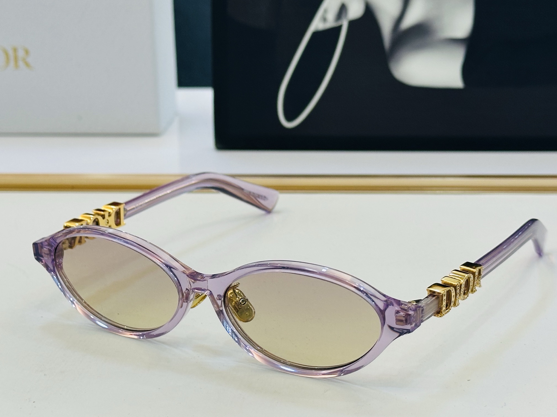 🔻🔻🔻DIO* CDICon R1F 迪家 Size：57口17-145 春夏款墨镜 😎🔆。。搭配镜腿精